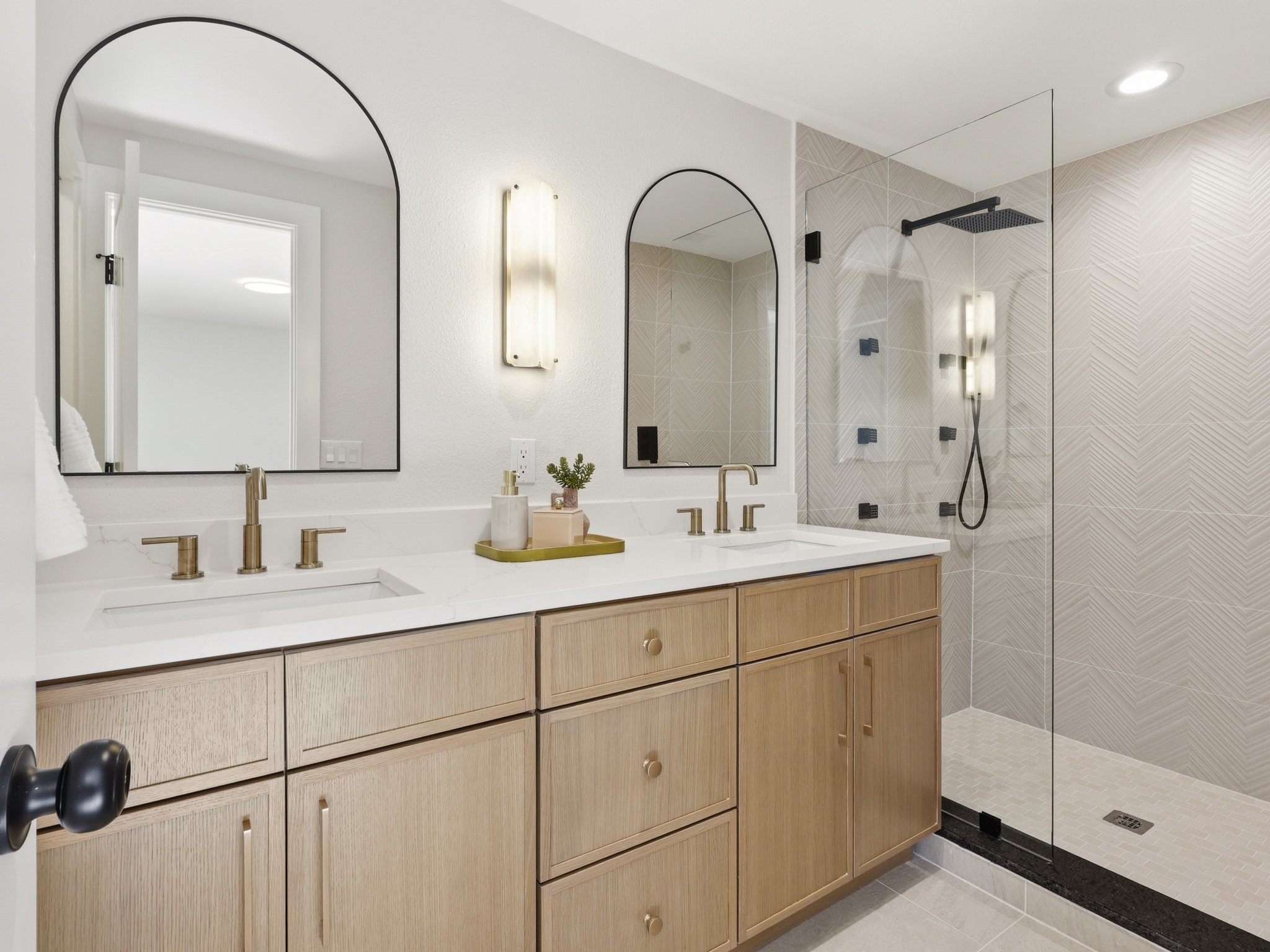 600 S Cottonwood Drive