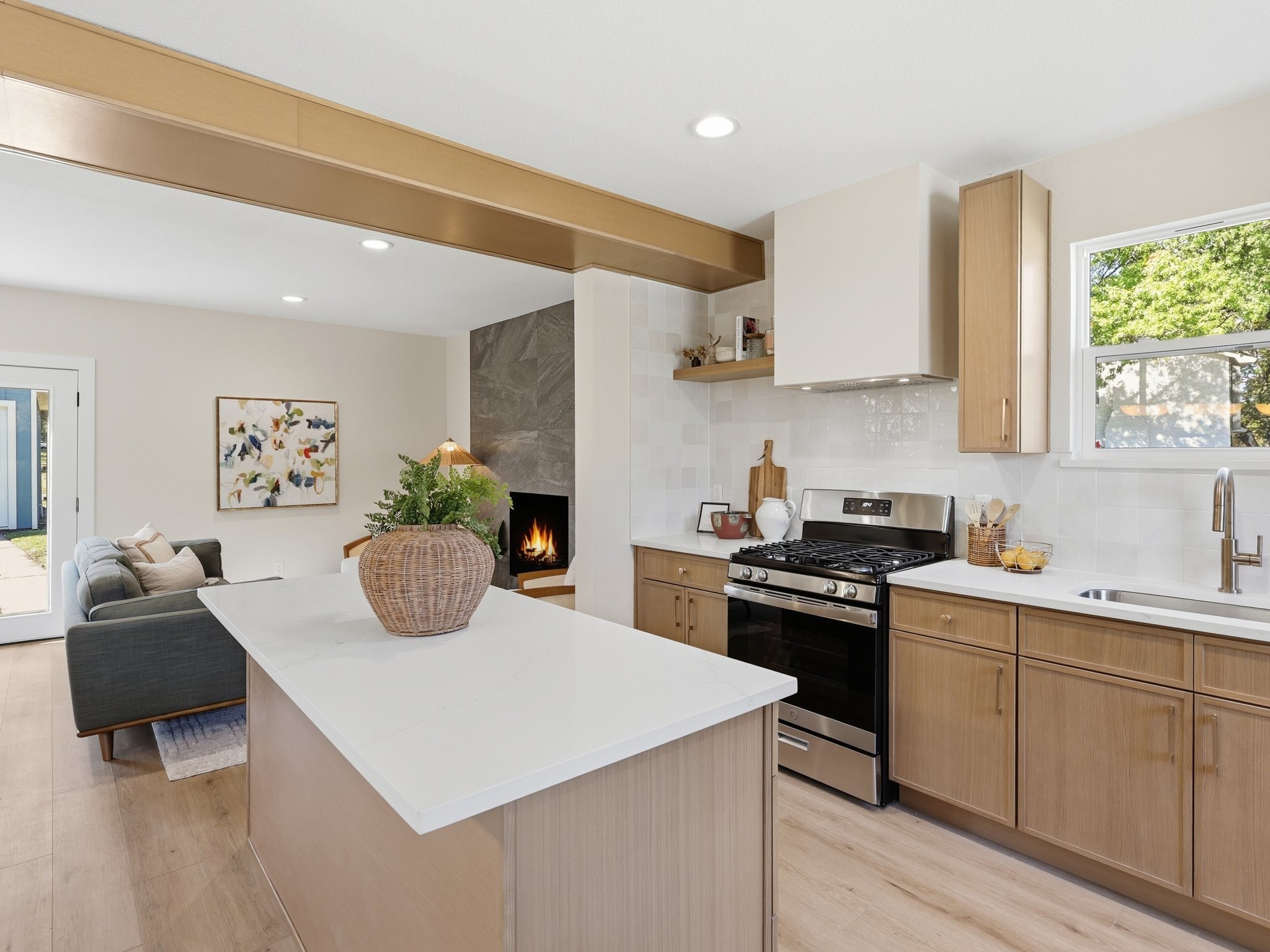 600 S Cottonwood Drive