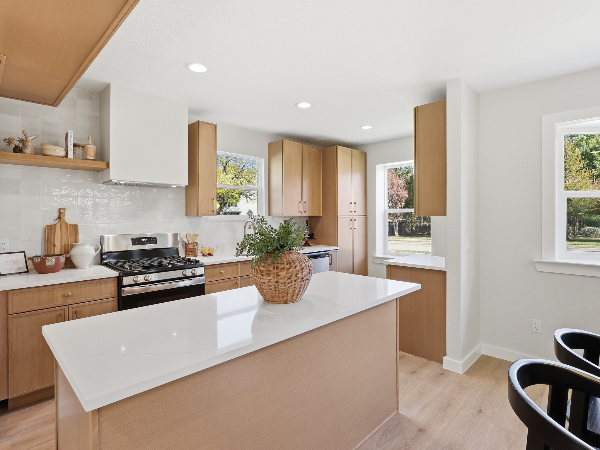 600 S Cottonwood Drive