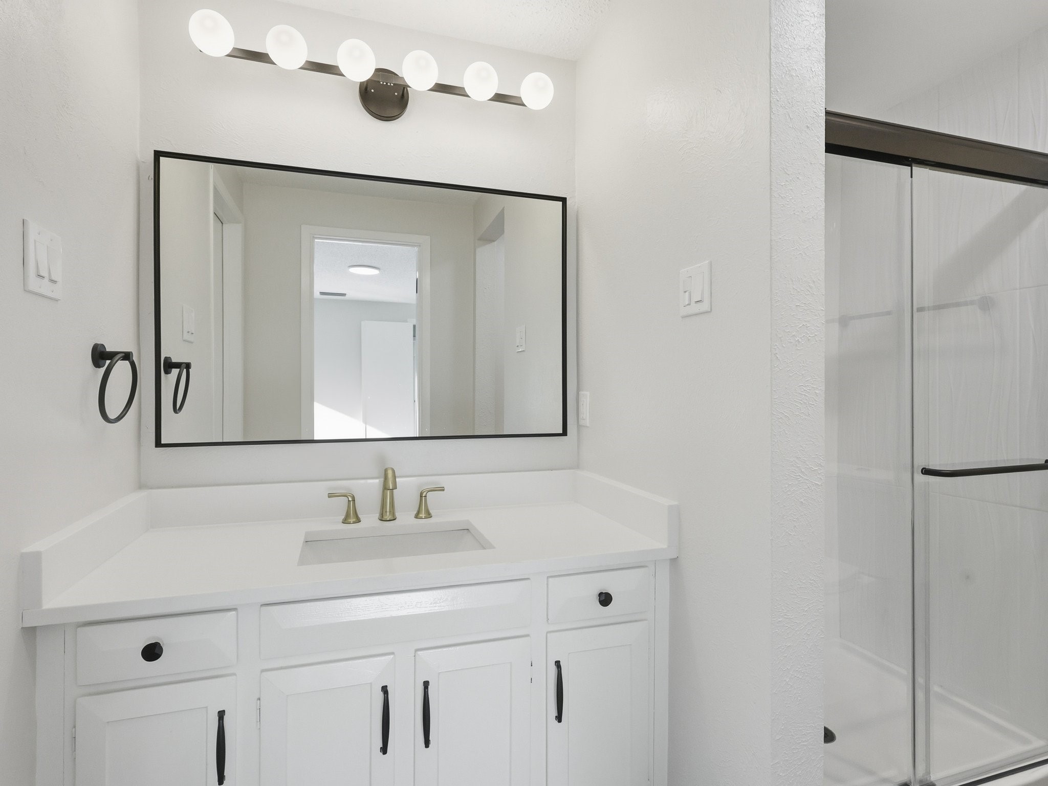 1826 Kingsbridge Drive