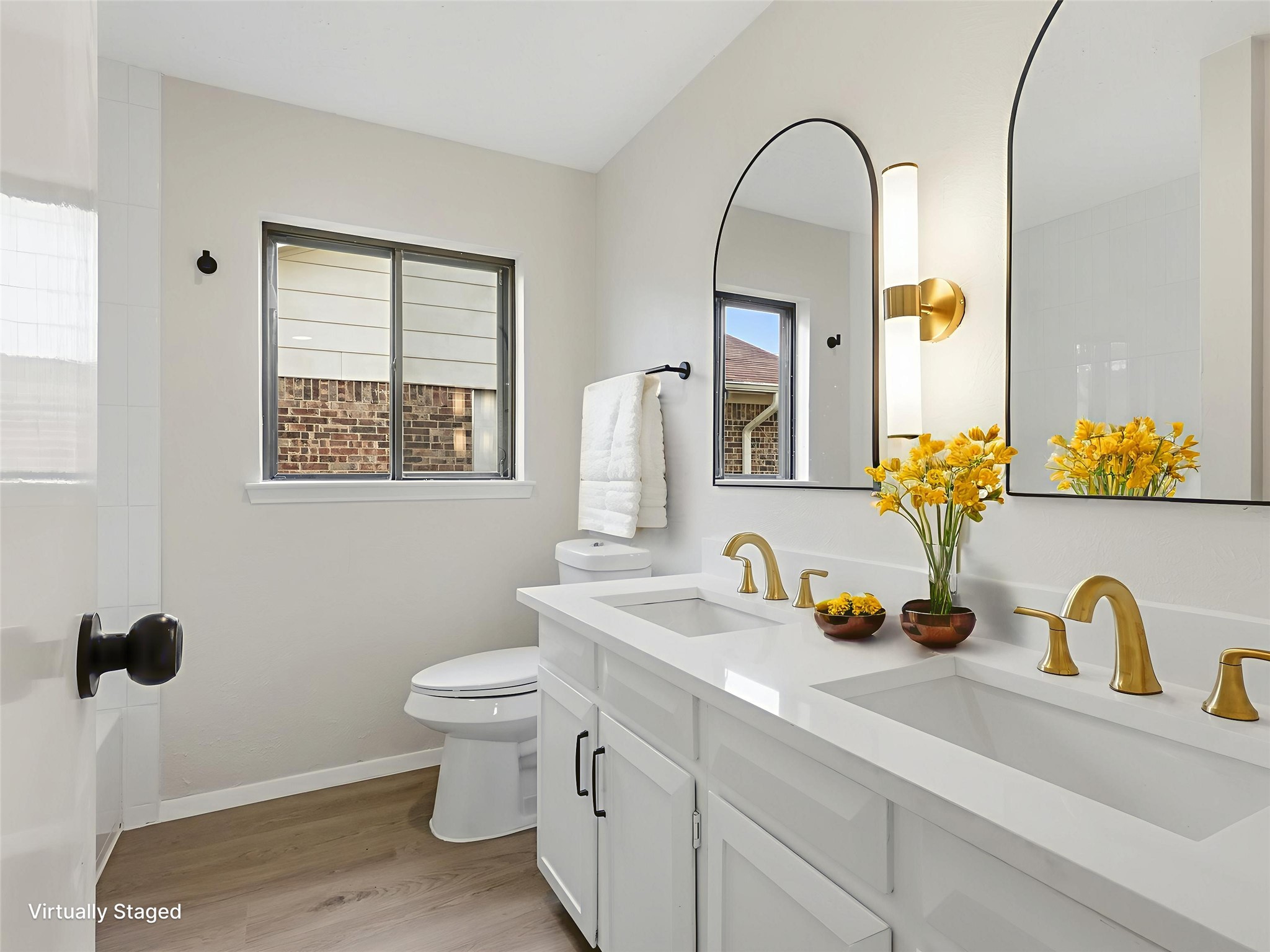 1826 Kingsbridge Drive