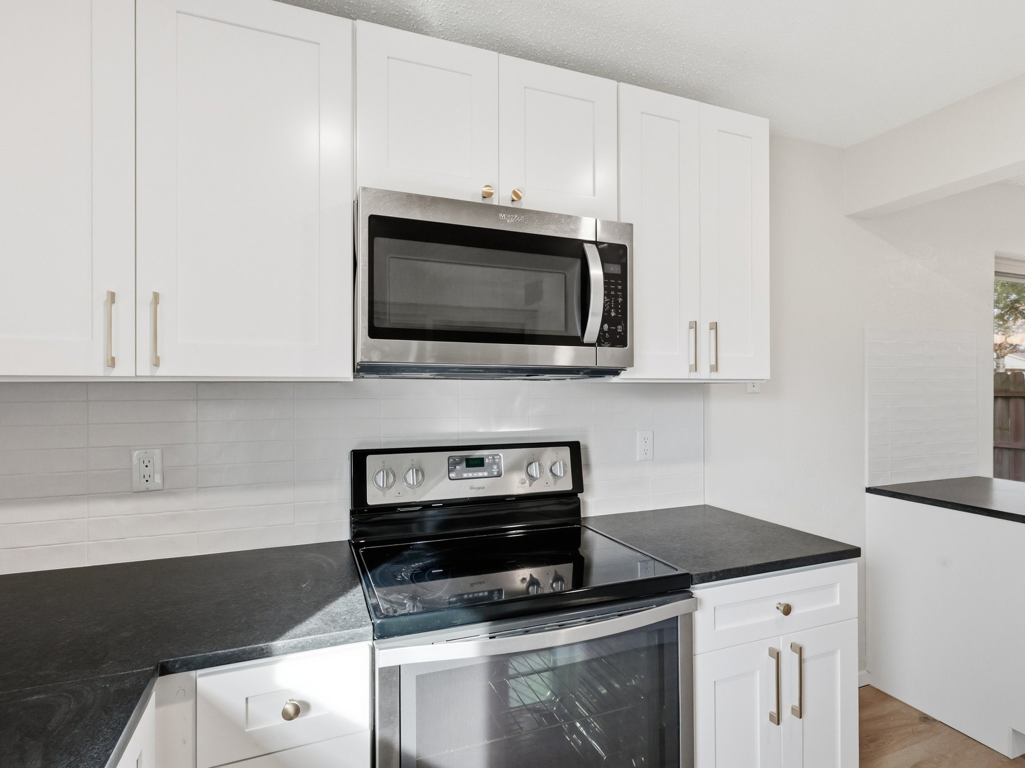 1826 Kingsbridge Drive