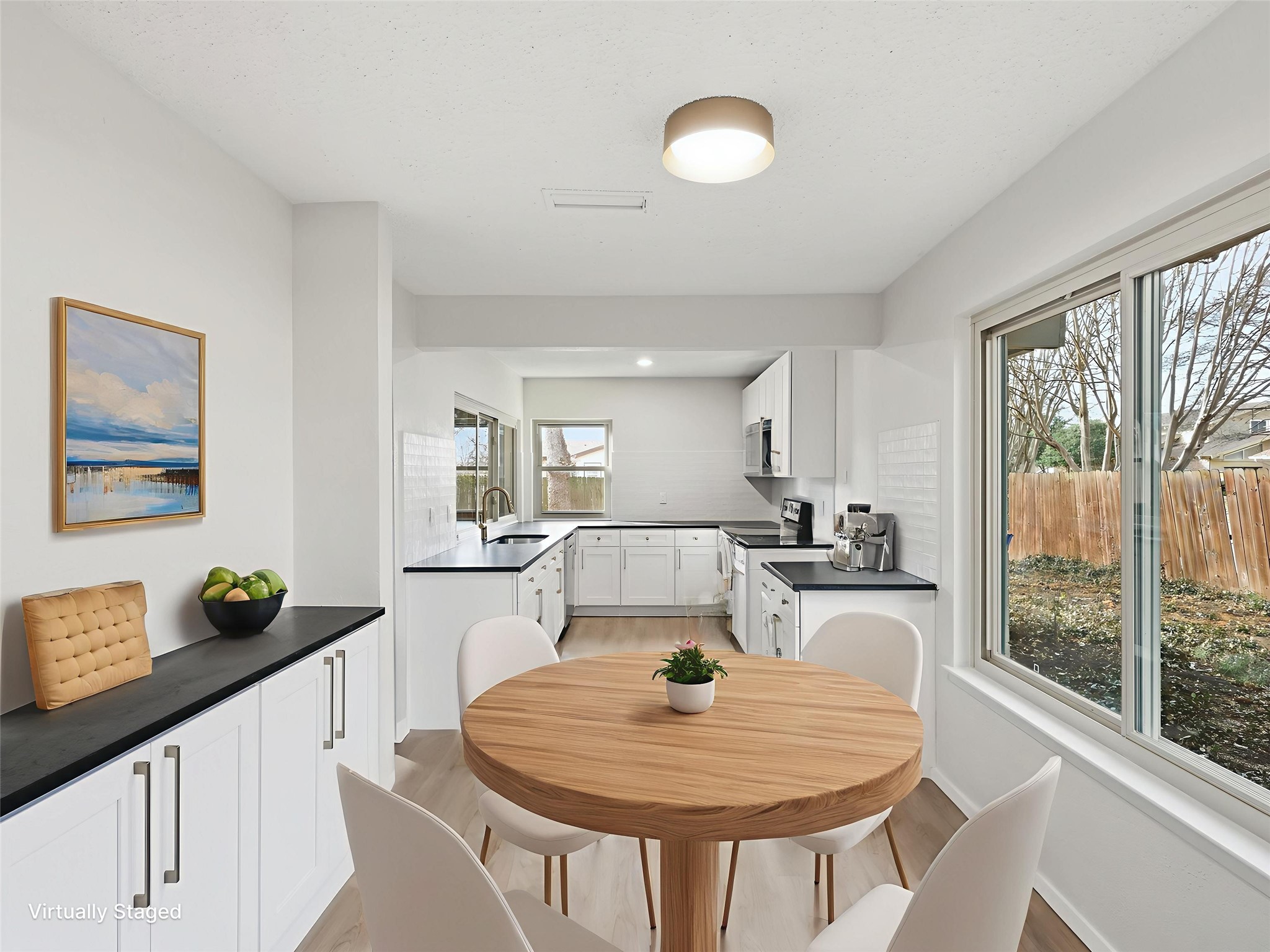 1826 Kingsbridge Drive