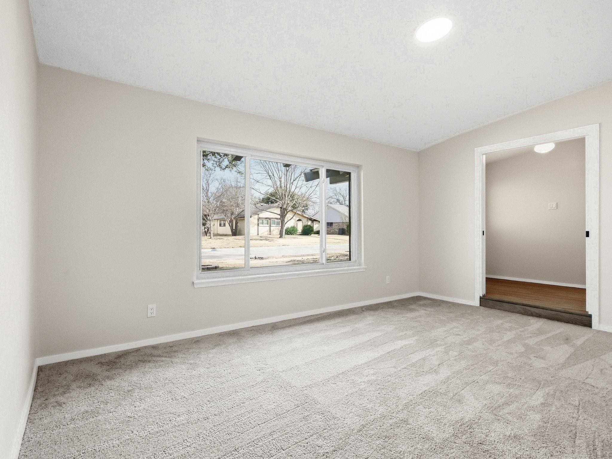 1826 Kingsbridge Drive