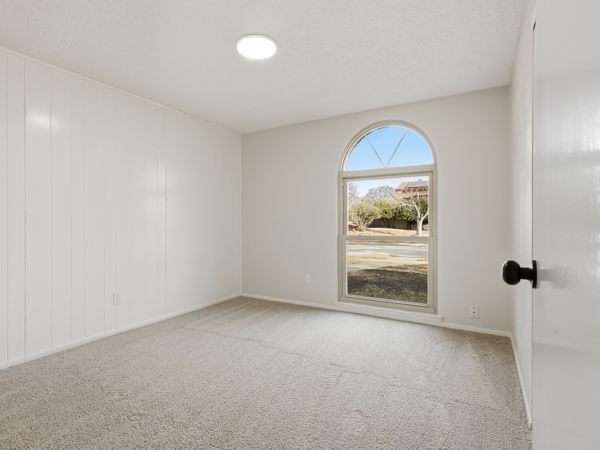 1826 Kingsbridge Drive