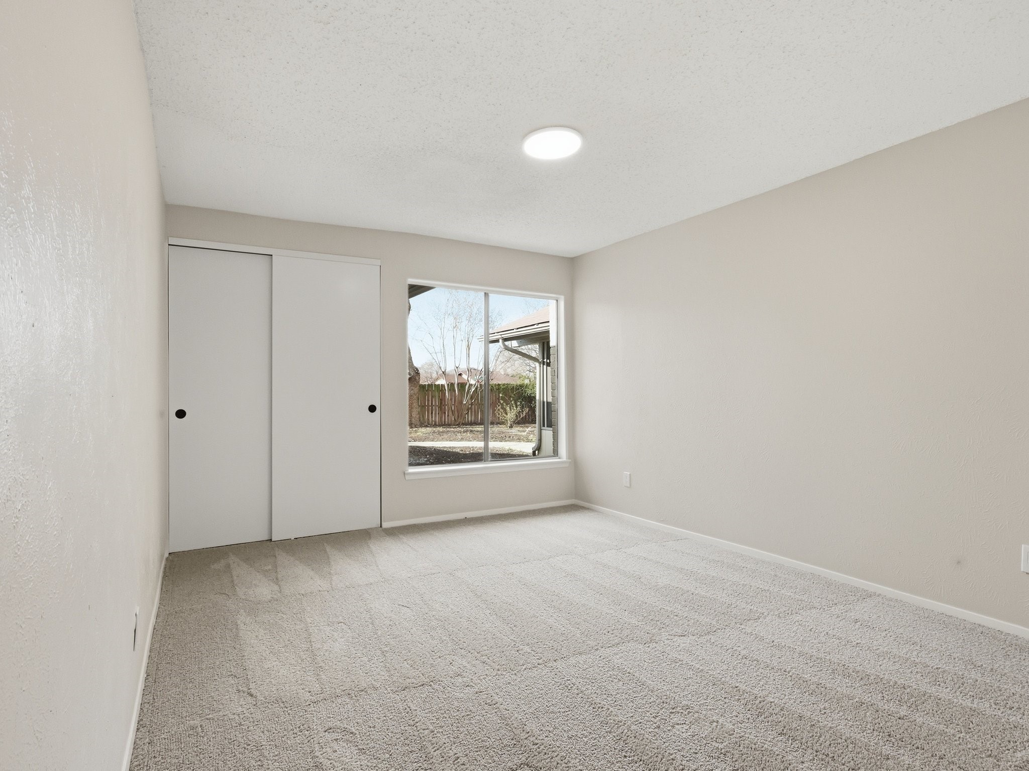 1826 Kingsbridge Drive