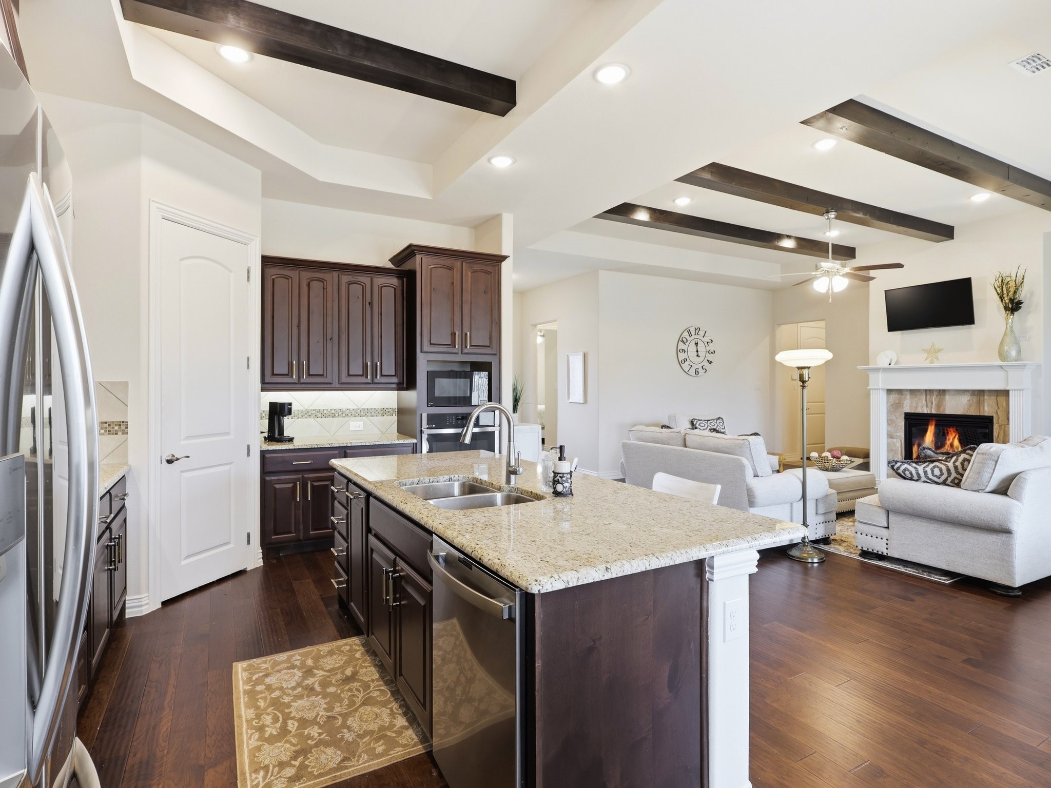 831 Rio Vista Lane