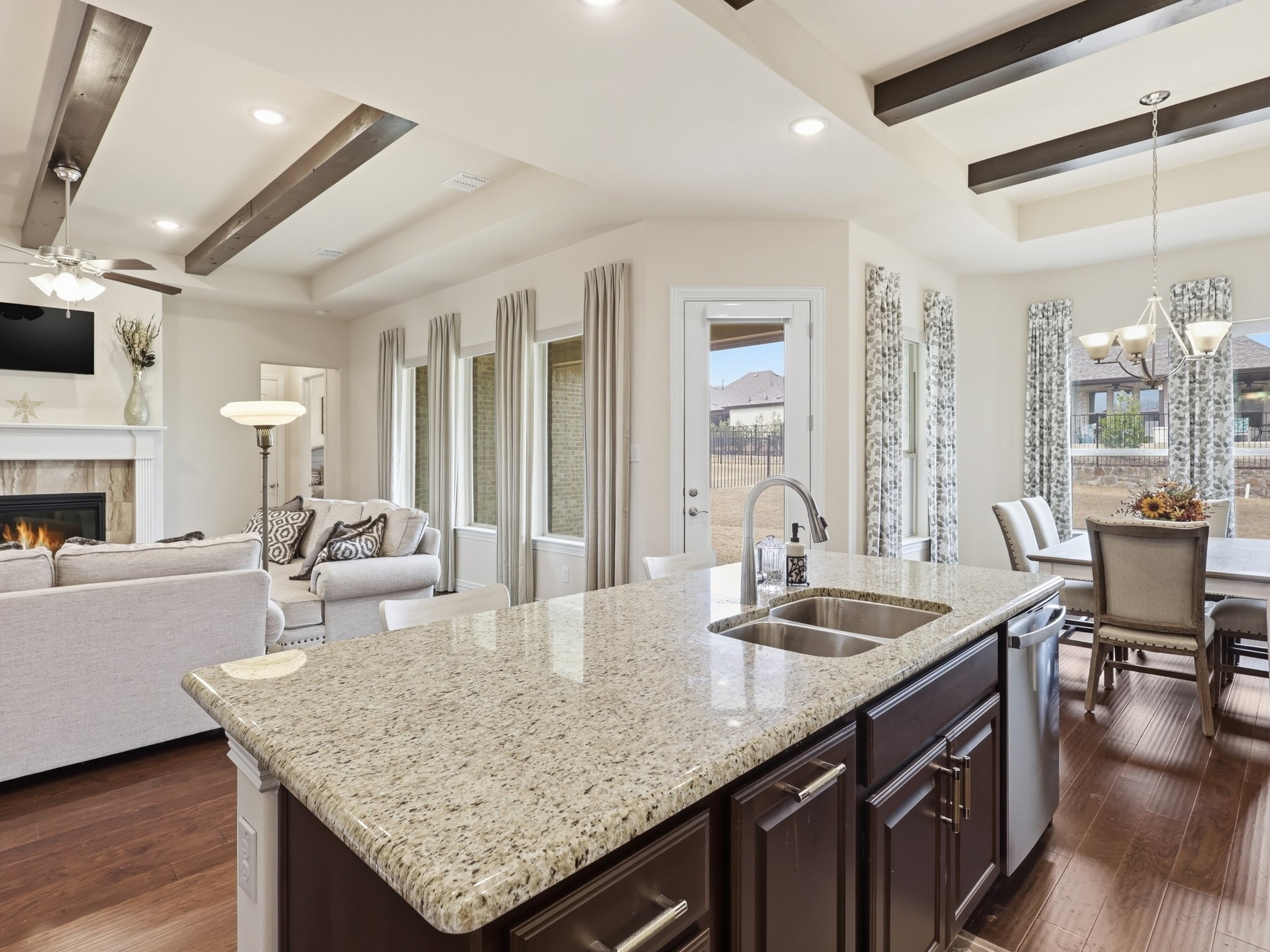 831 Rio Vista Lane