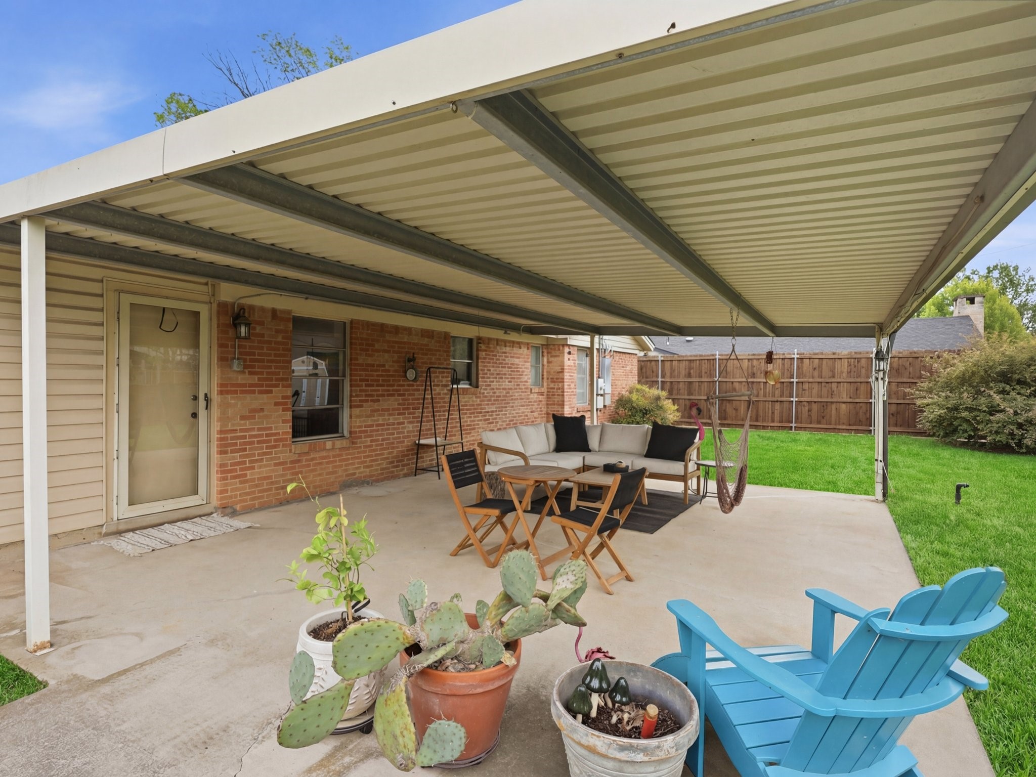 2613 W Rochelle Road