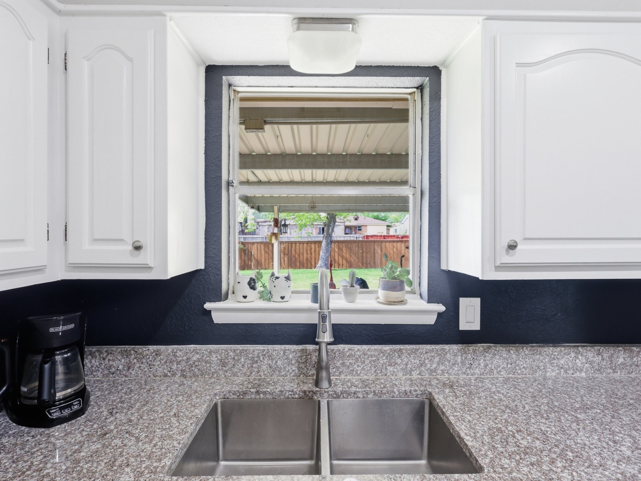 2613 W Rochelle Road