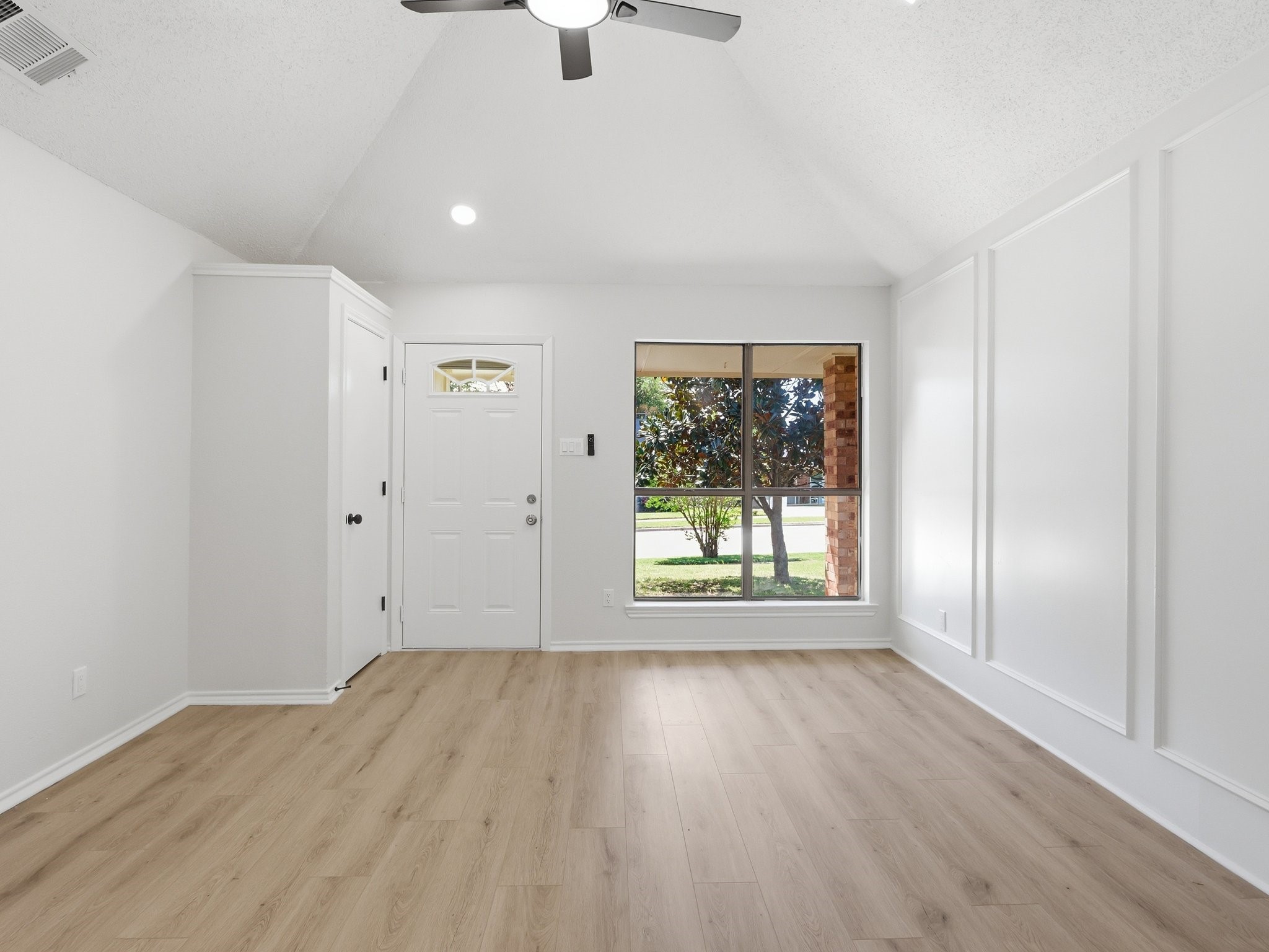 749 Red Oak Drive