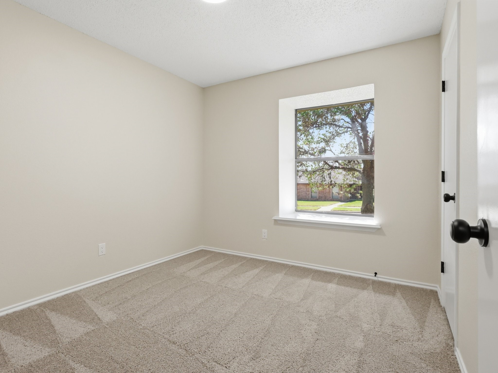 749 Red Oak Drive