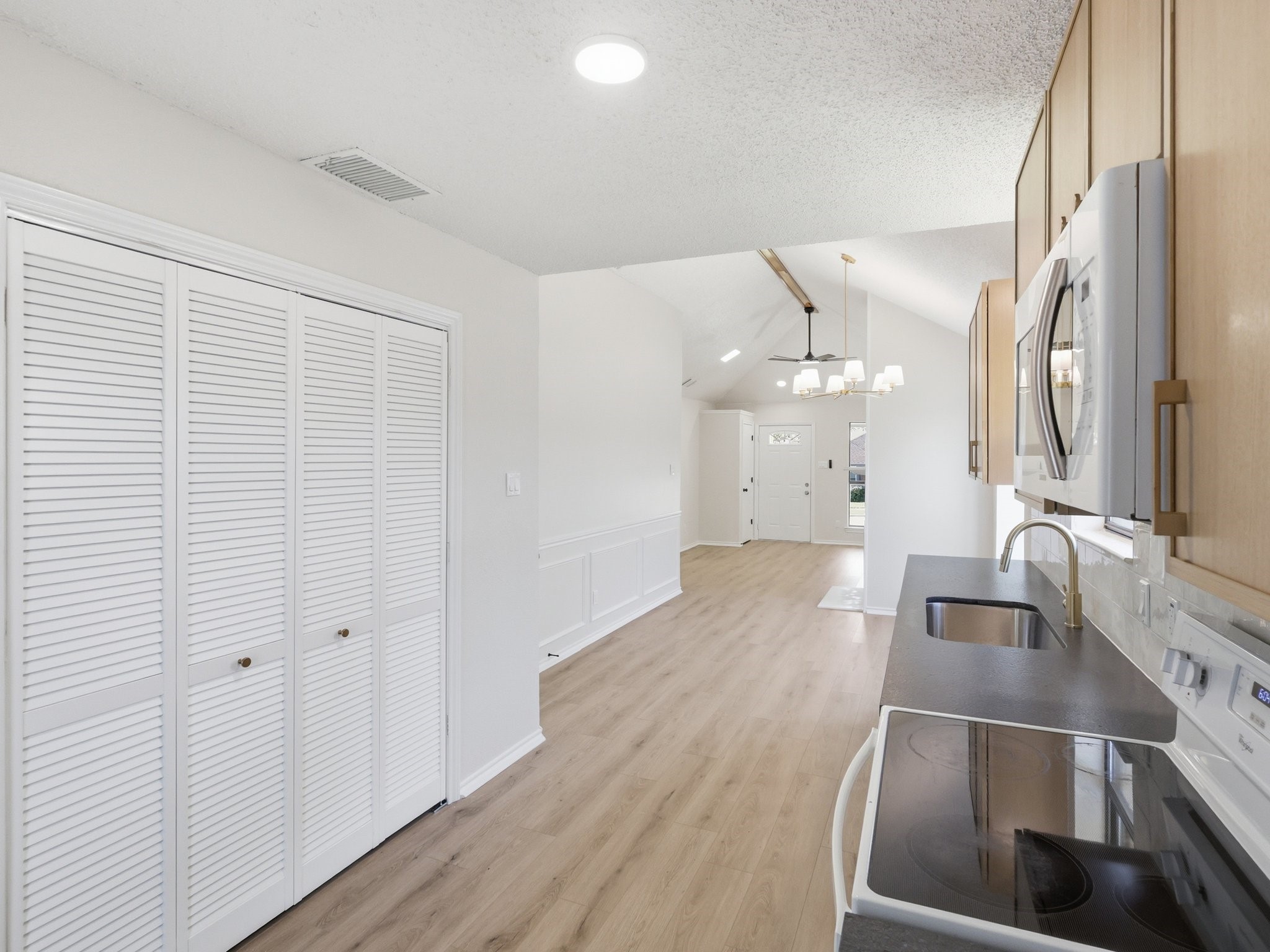 749 Red Oak Drive