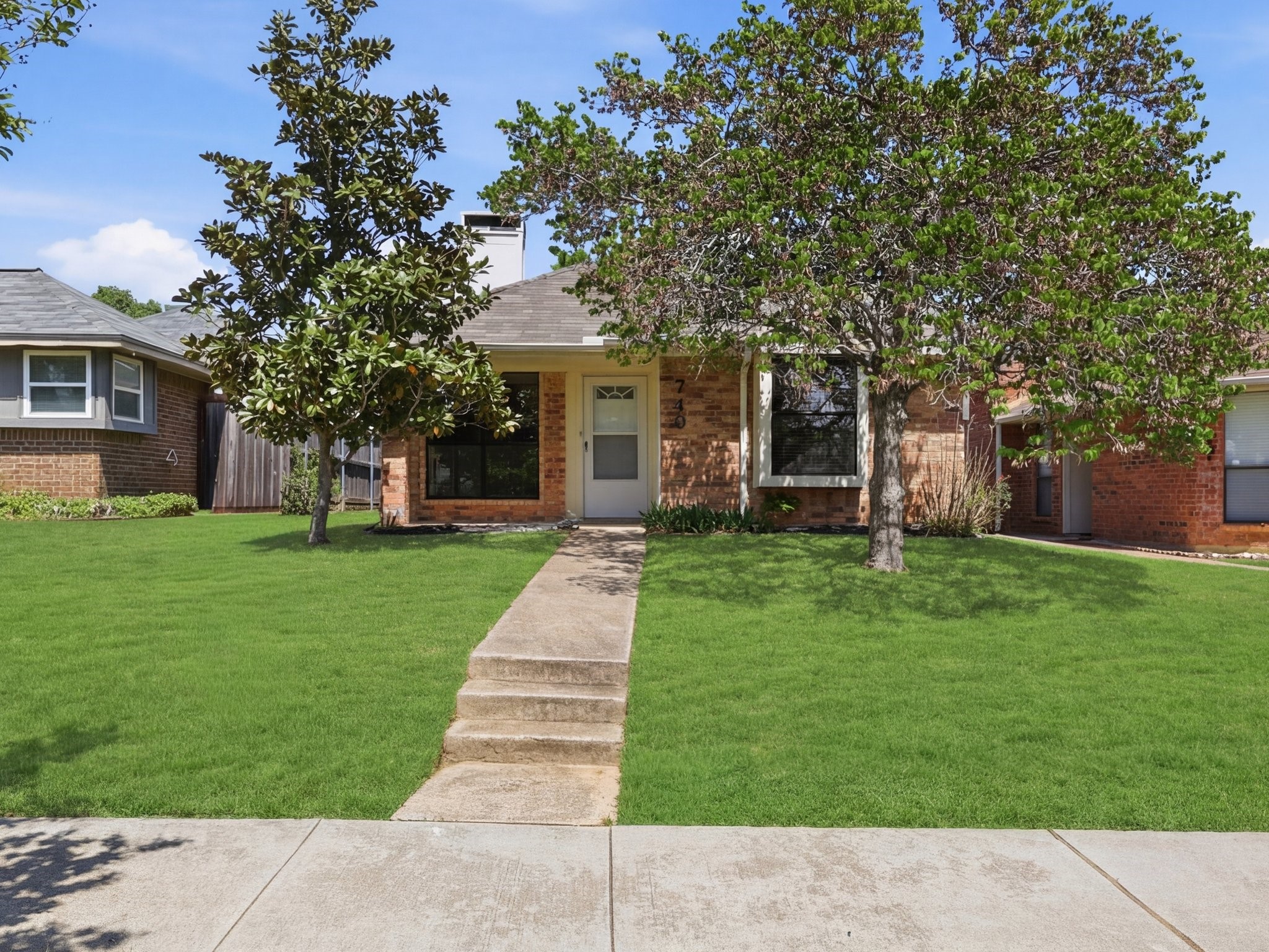 749 Red Oak Drive
