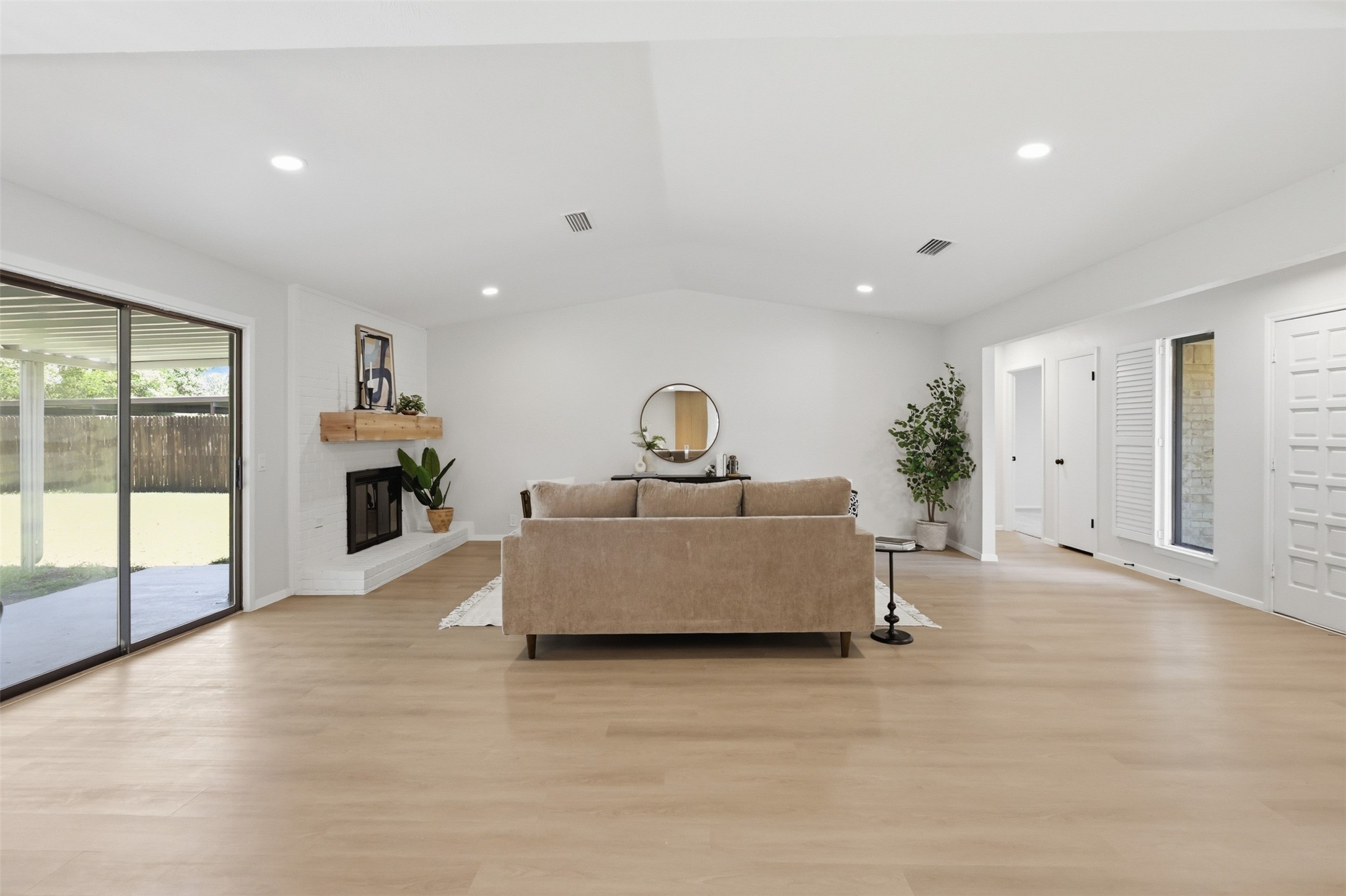 8 Green View Circle