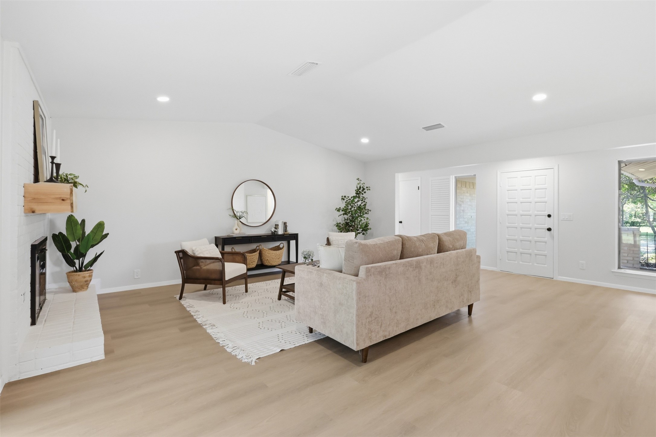 8 Green View Circle