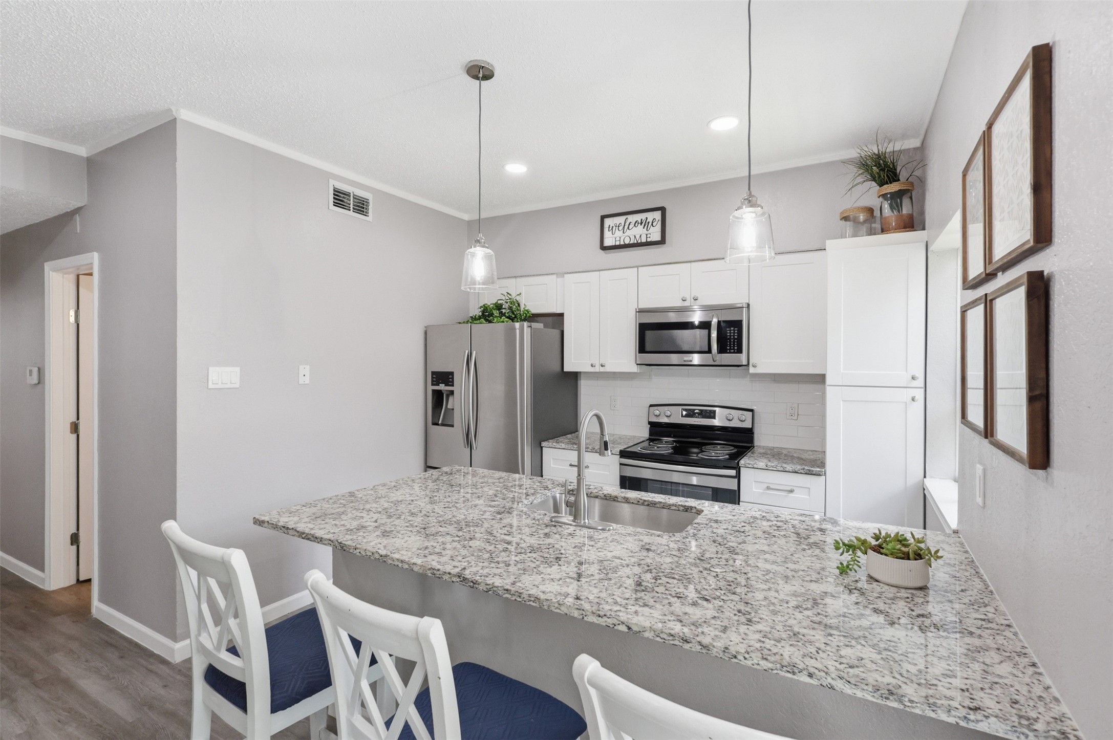 1700 Amelia Court 723