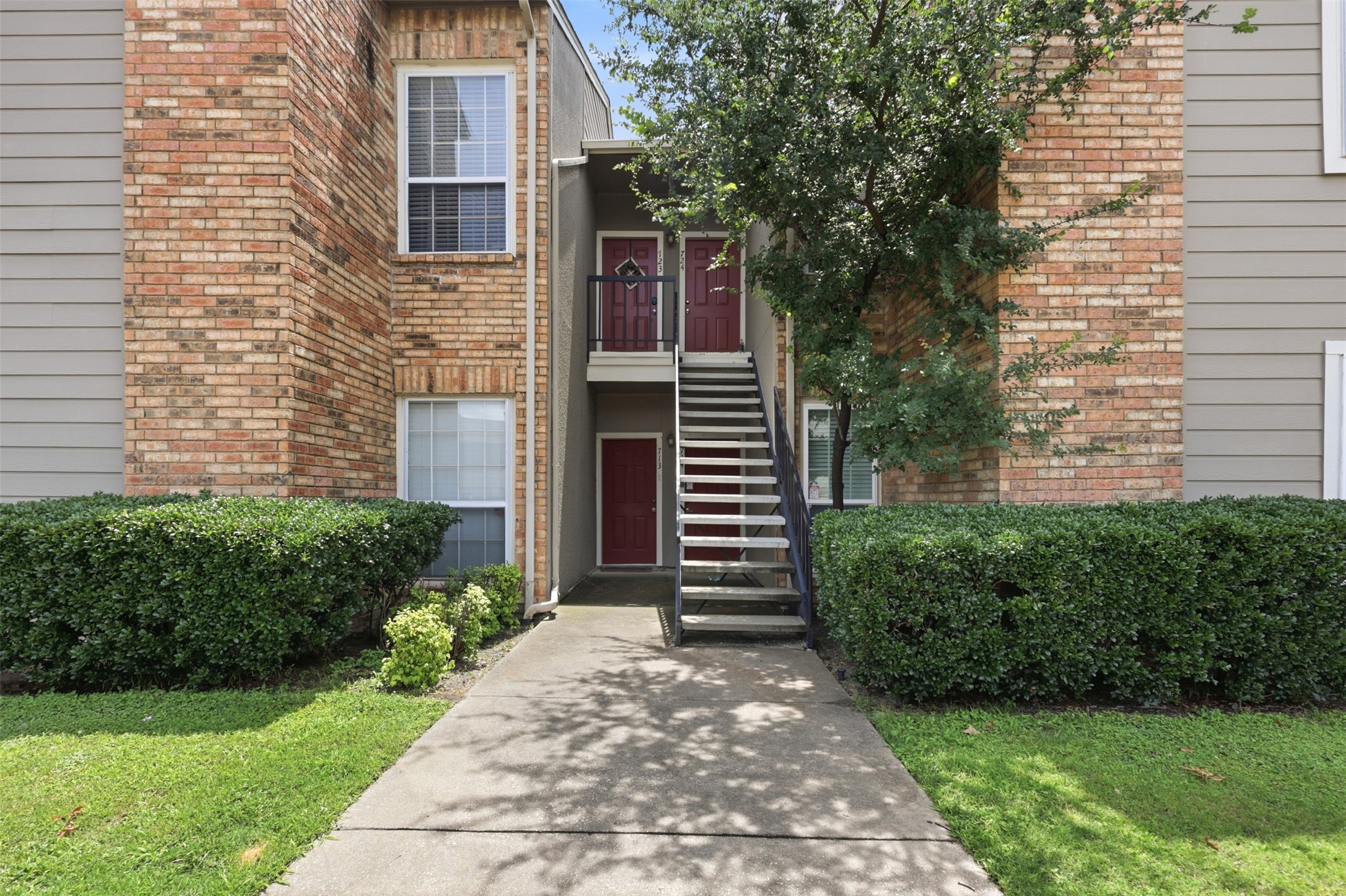 1700 Amelia Court 723