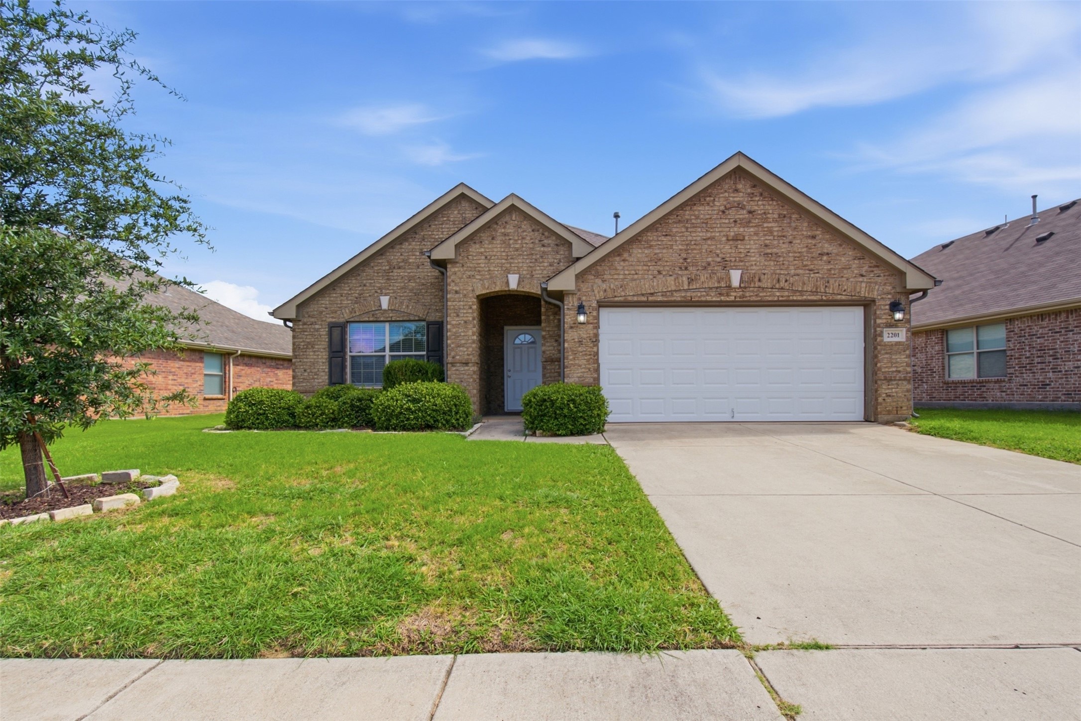 2201 Willow Creek Drive