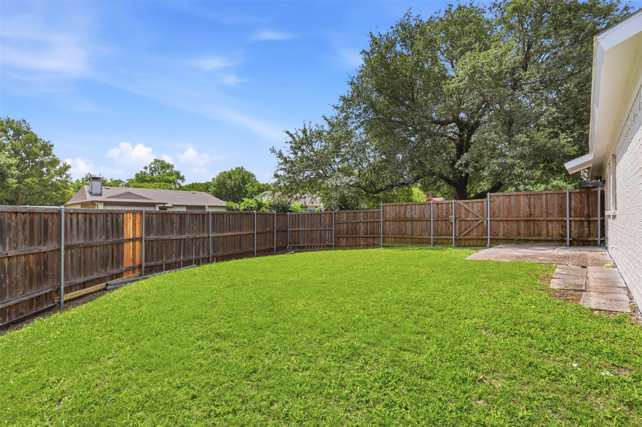 1516 Hendrick Drive
