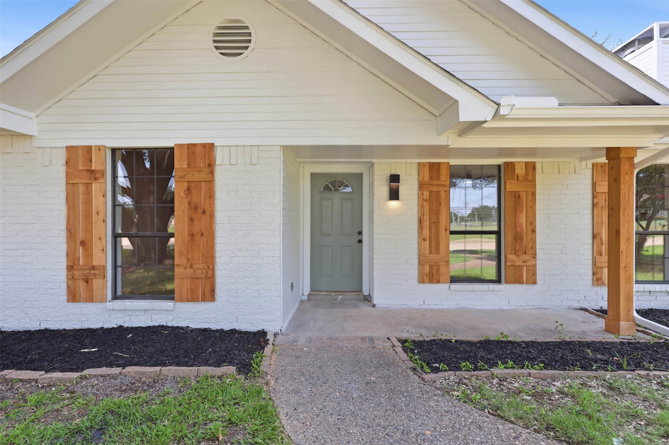 1516 Hendrick Drive