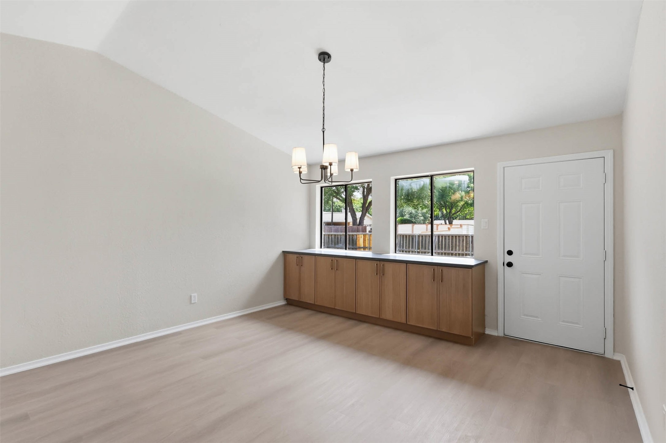 1516 Hendrick Drive