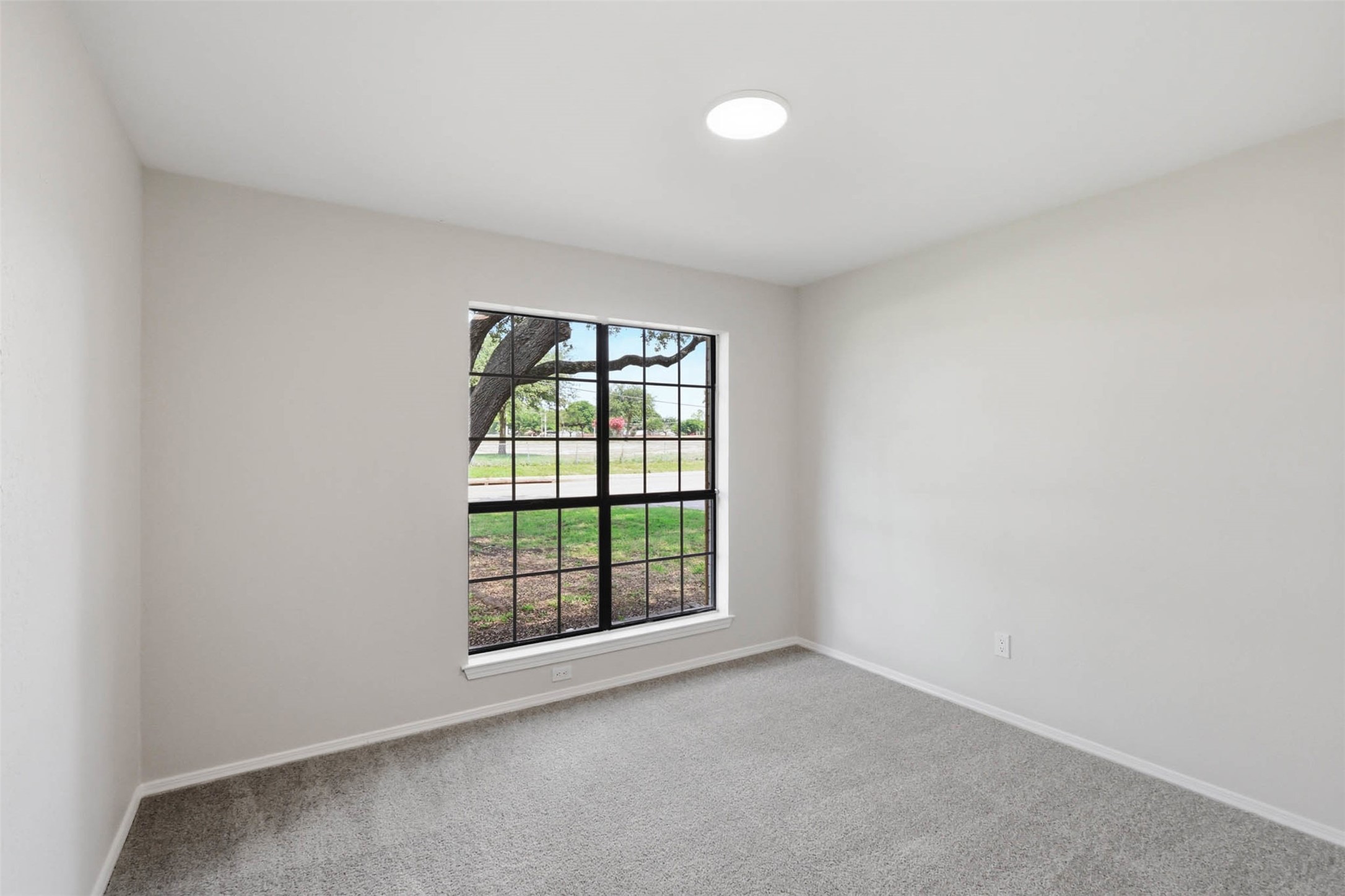 1516 Hendrick Drive