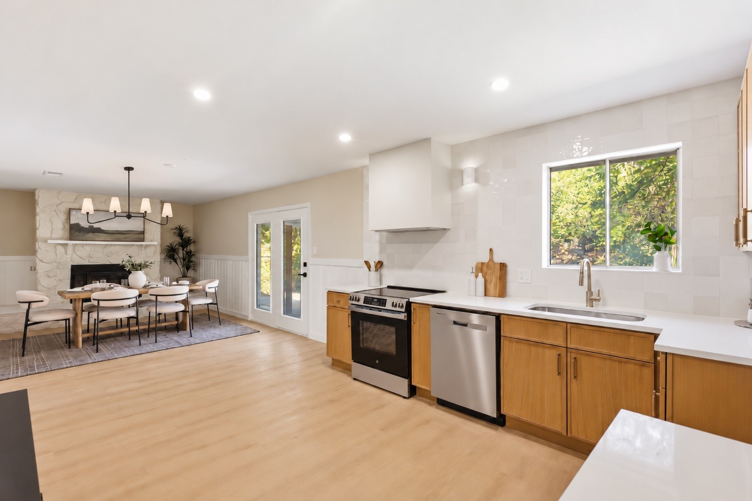 3616 Venice Drive