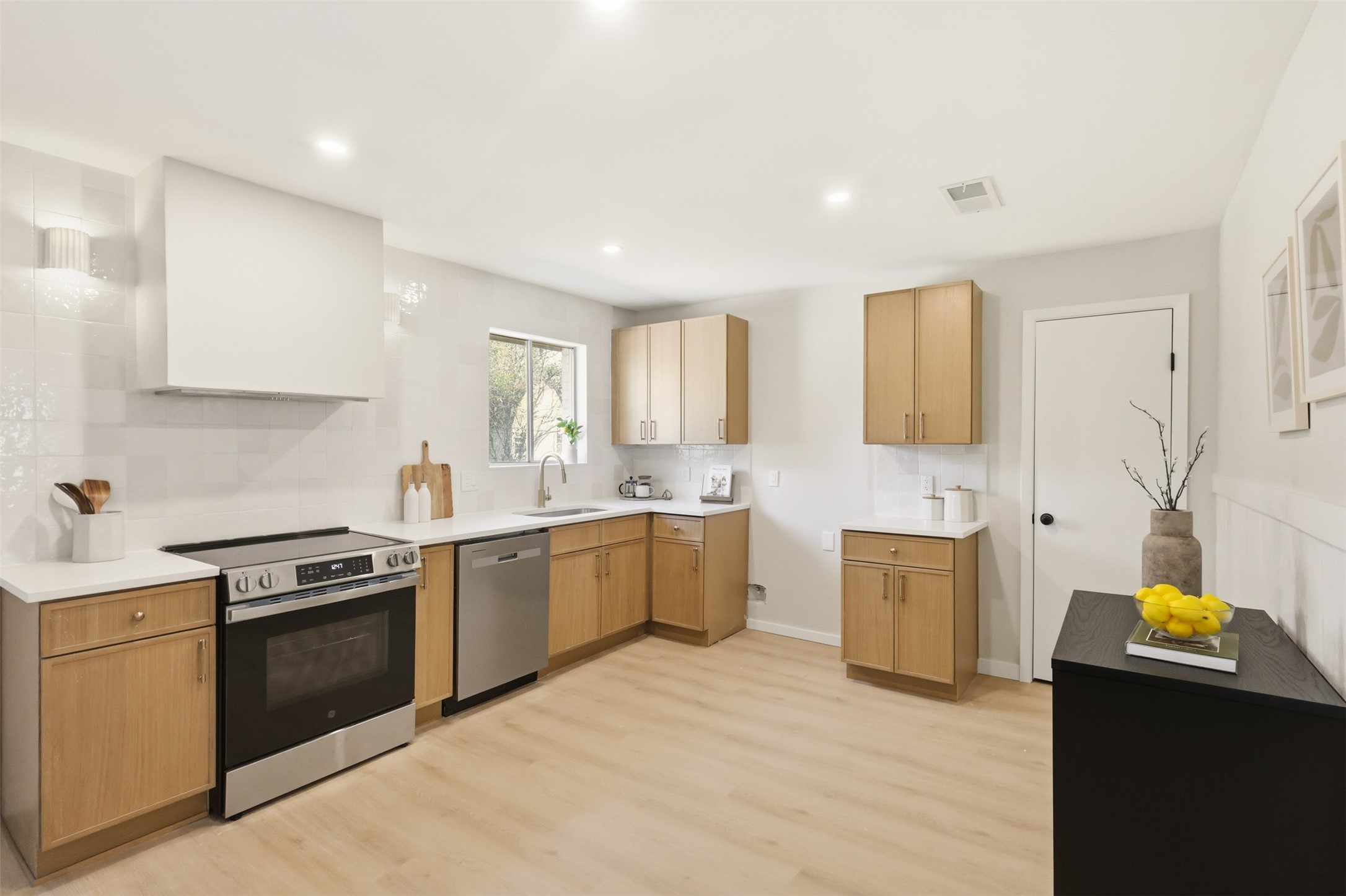 3616 Venice Drive