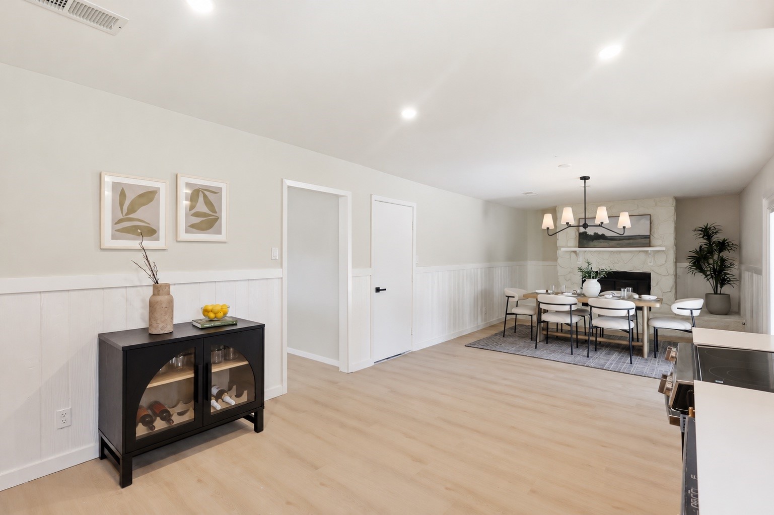 3616 Venice Drive