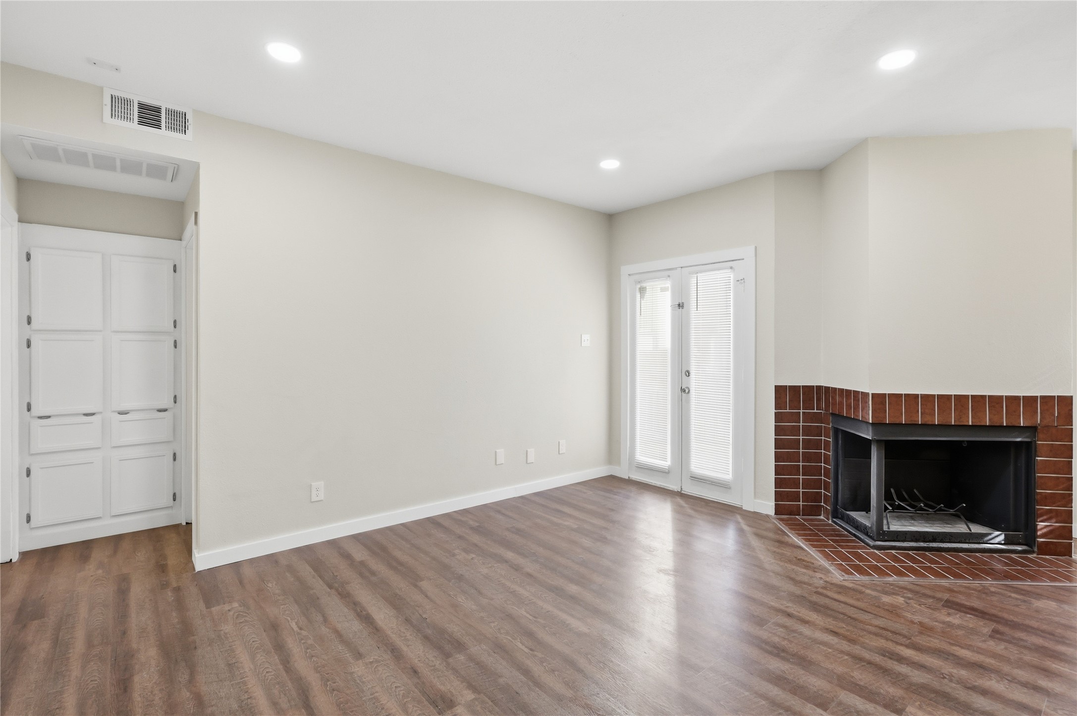 4414 Point Boulevard 115