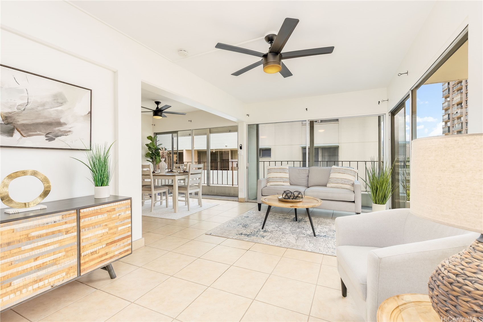 222 Kaiulani Avenue PH3