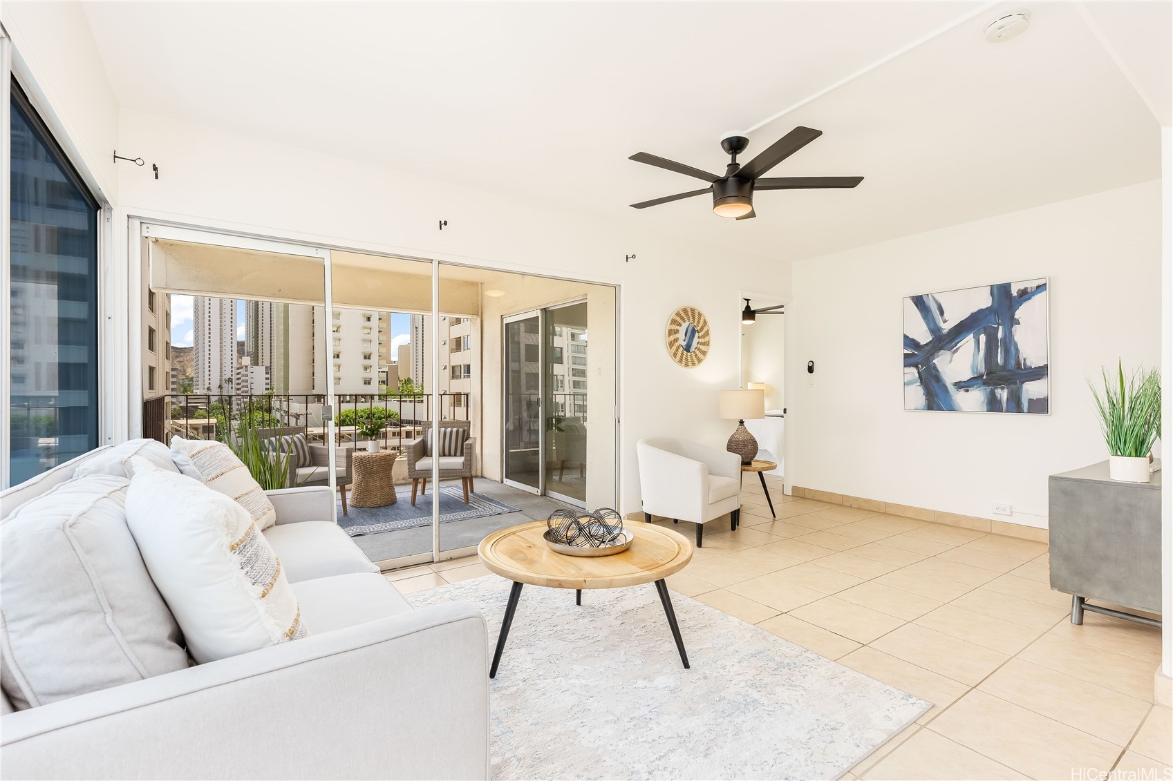 222 Kaiulani Avenue PH3