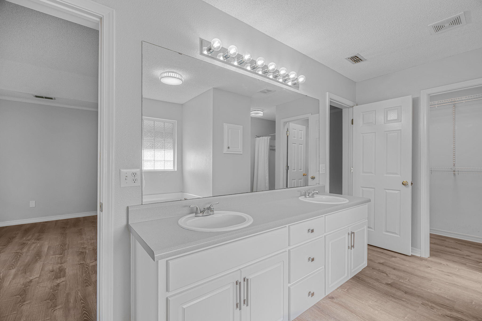 1836 Seahawk Lane