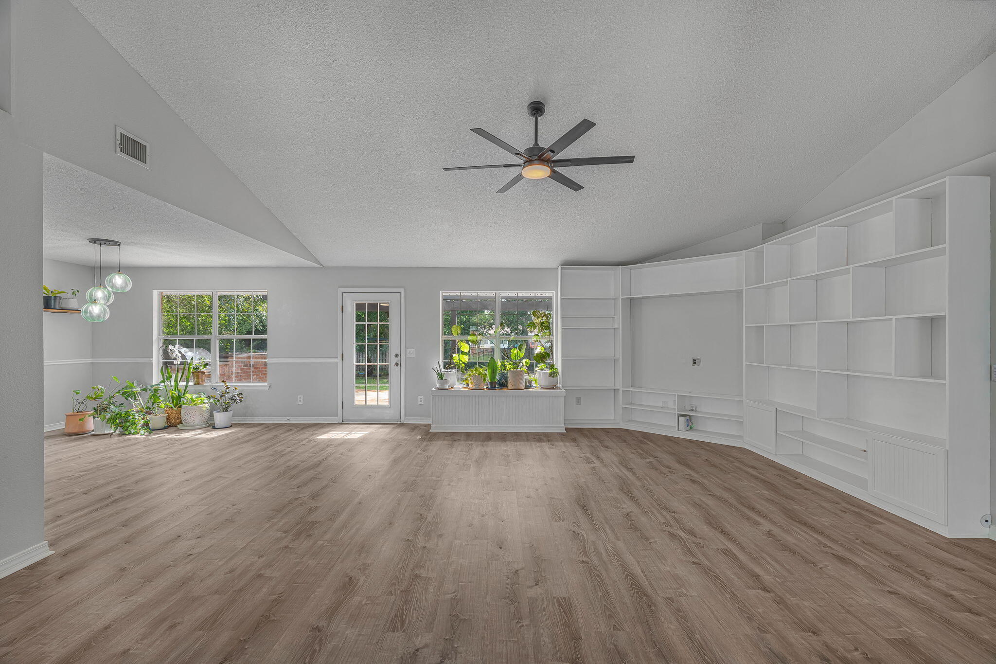 1836 Seahawk Lane