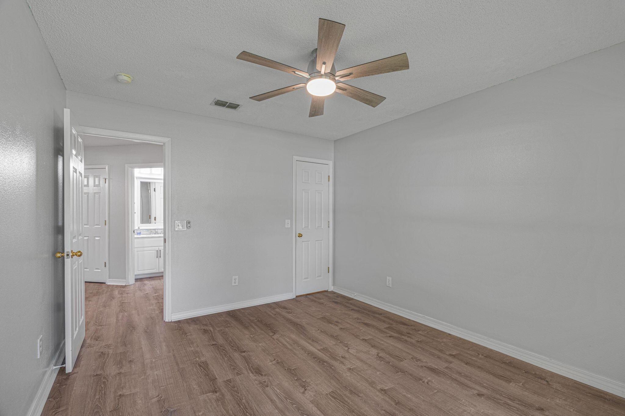 1836 Seahawk Lane