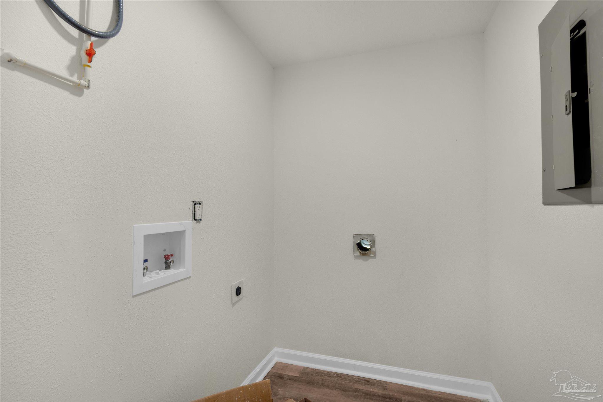 1551 Tommy St