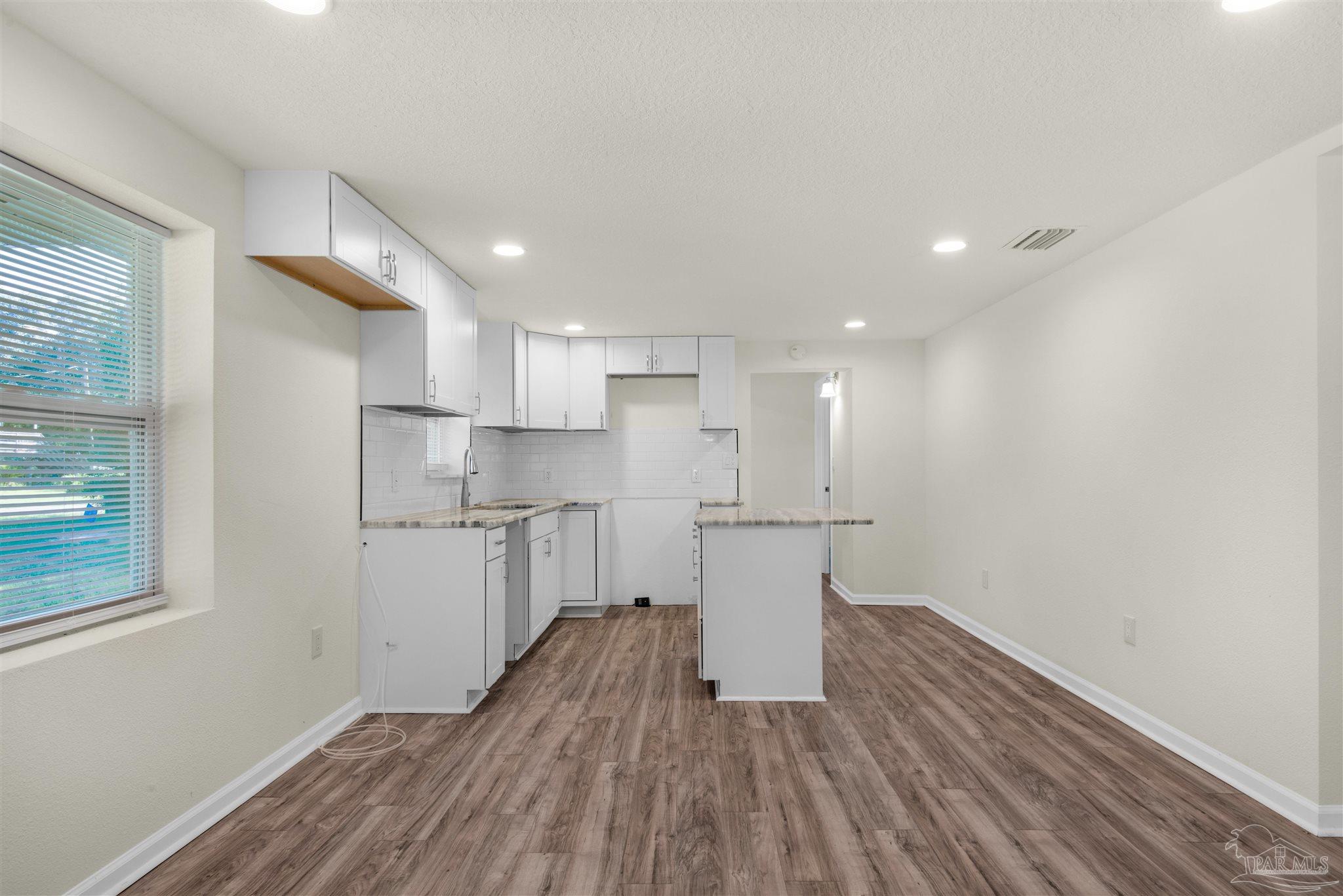 1551 Tommy St