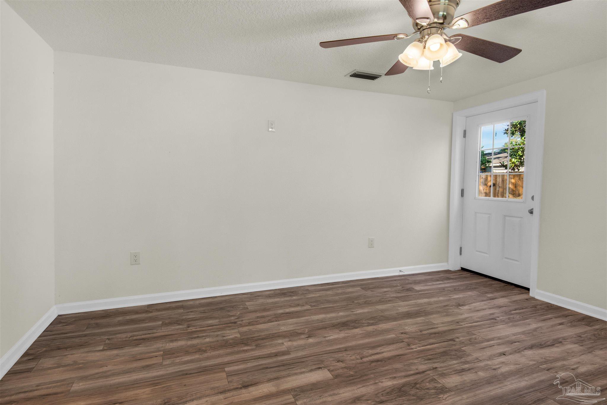 1551 Tommy St