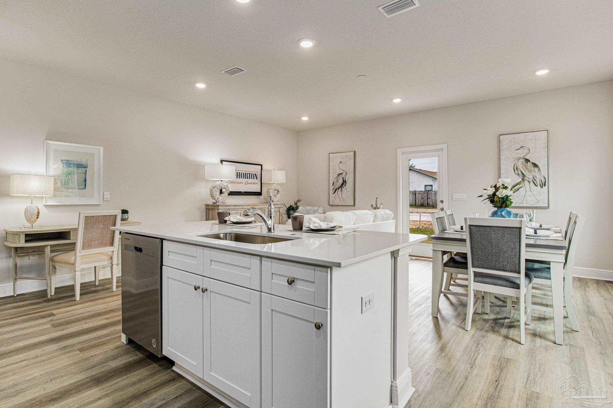 7134 Village Ln