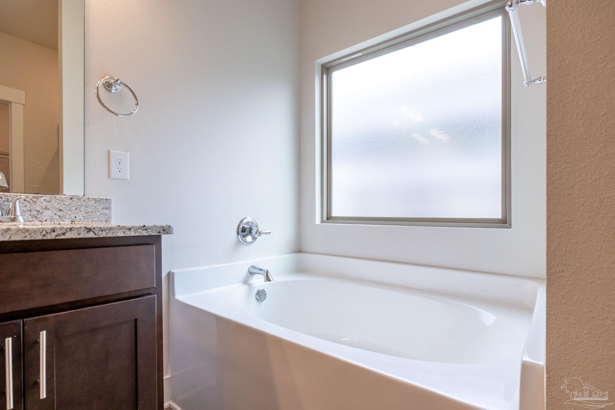 2102 Cambridge Park Dr