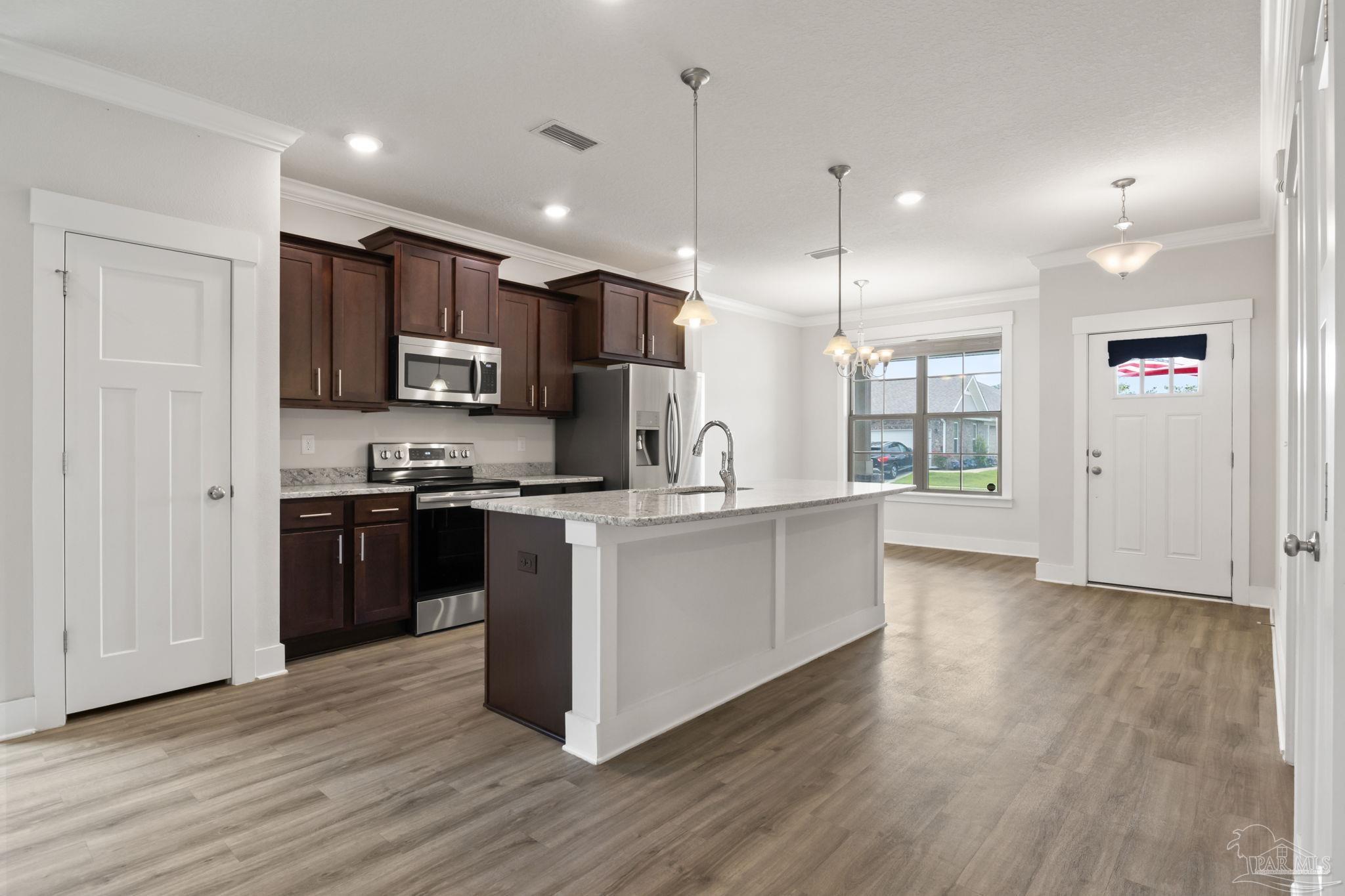 2102 Cambridge Park Dr