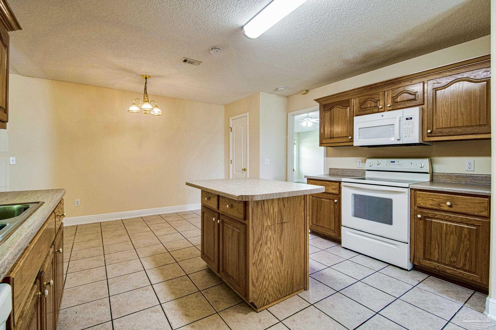 3304 Pitcher Plant Cir