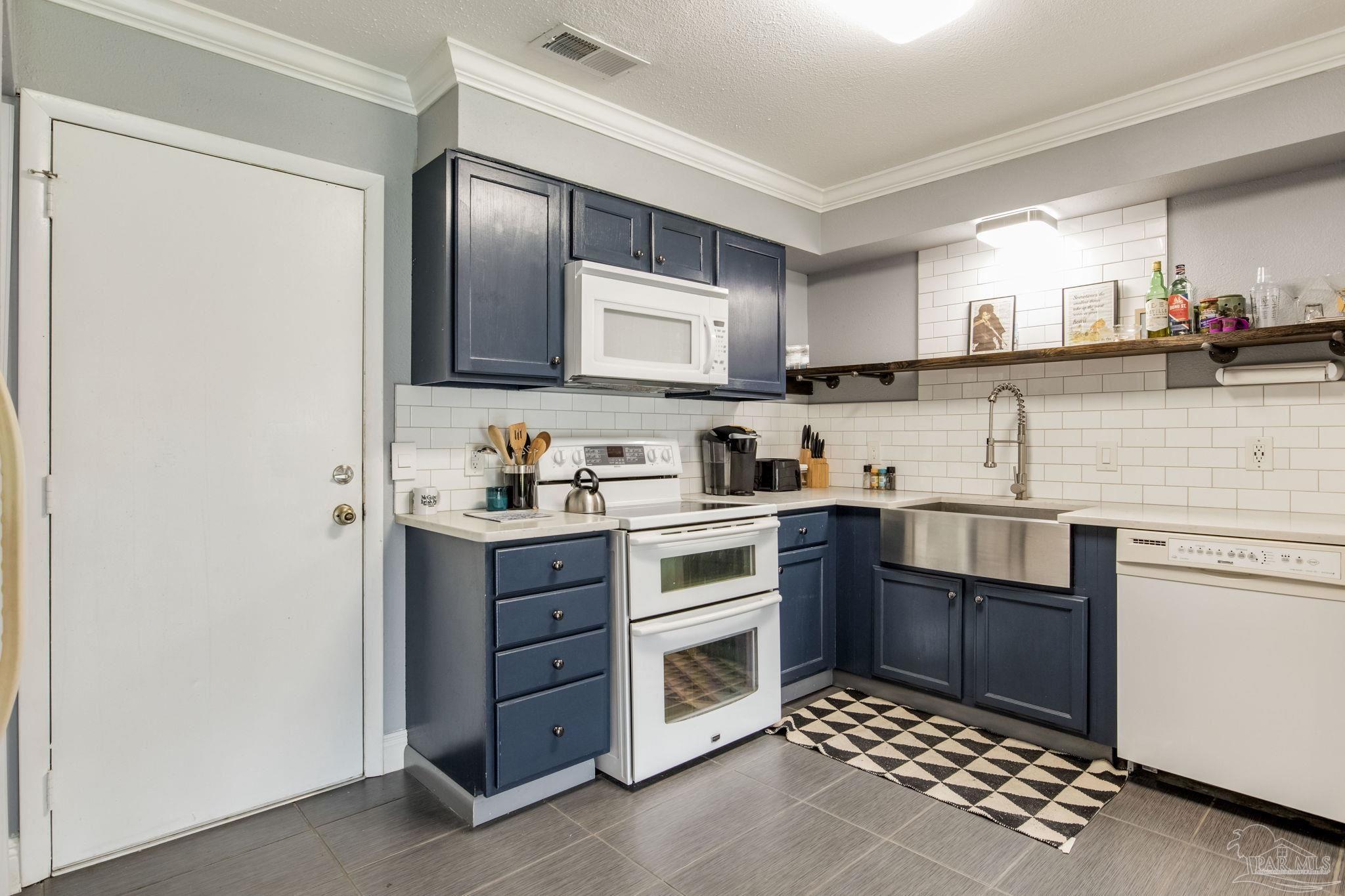 7150 Plantation Rd # 214