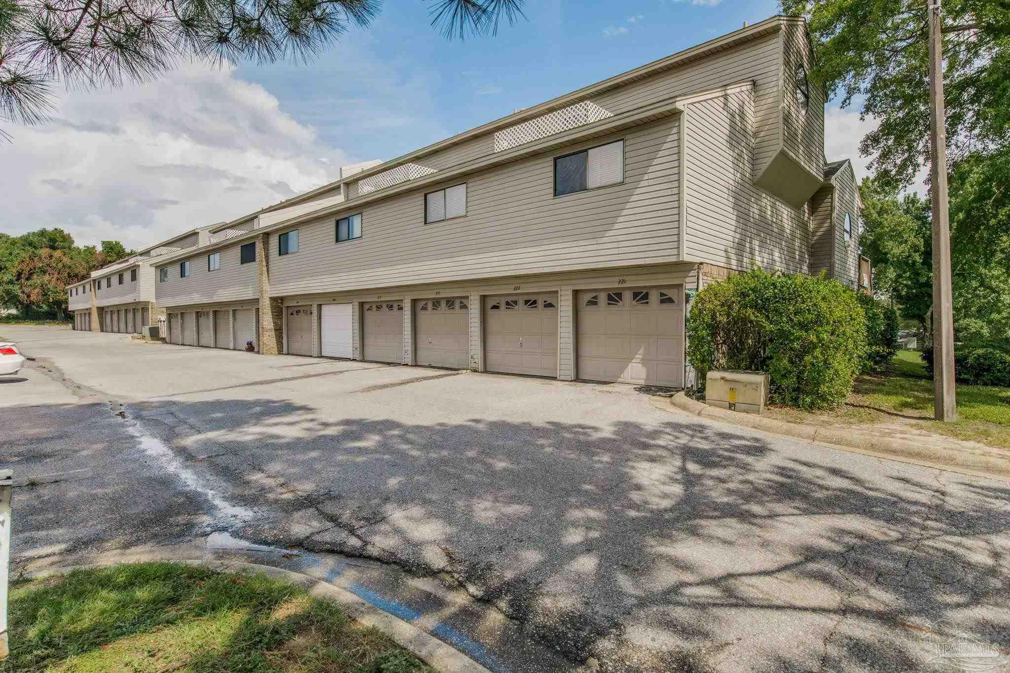 7150 Plantation Rd # 214