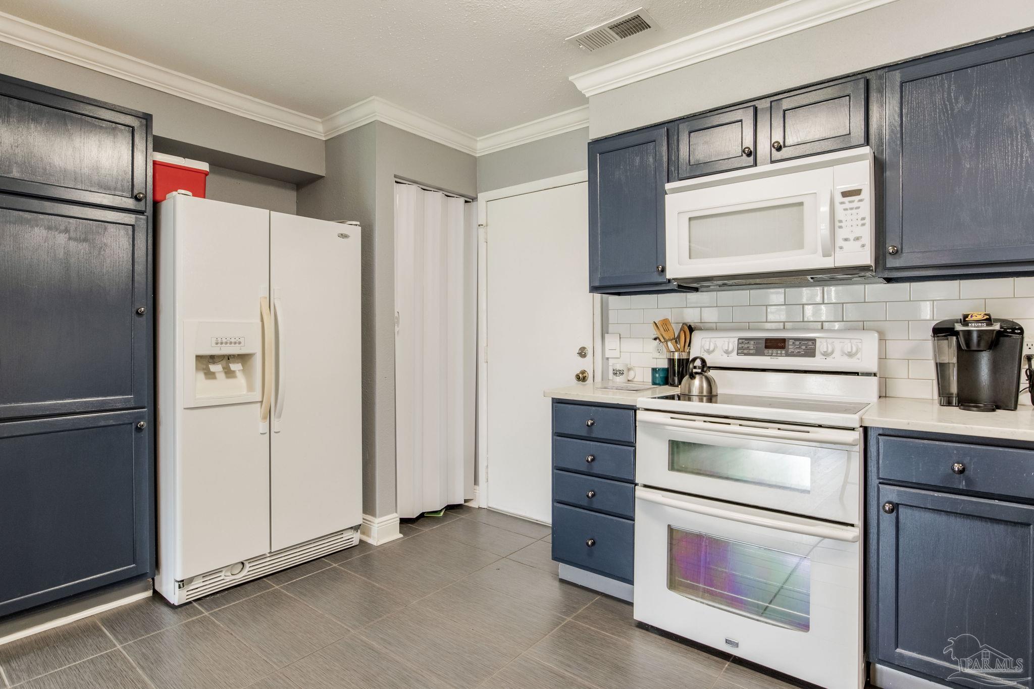 7150 Plantation Rd # 214