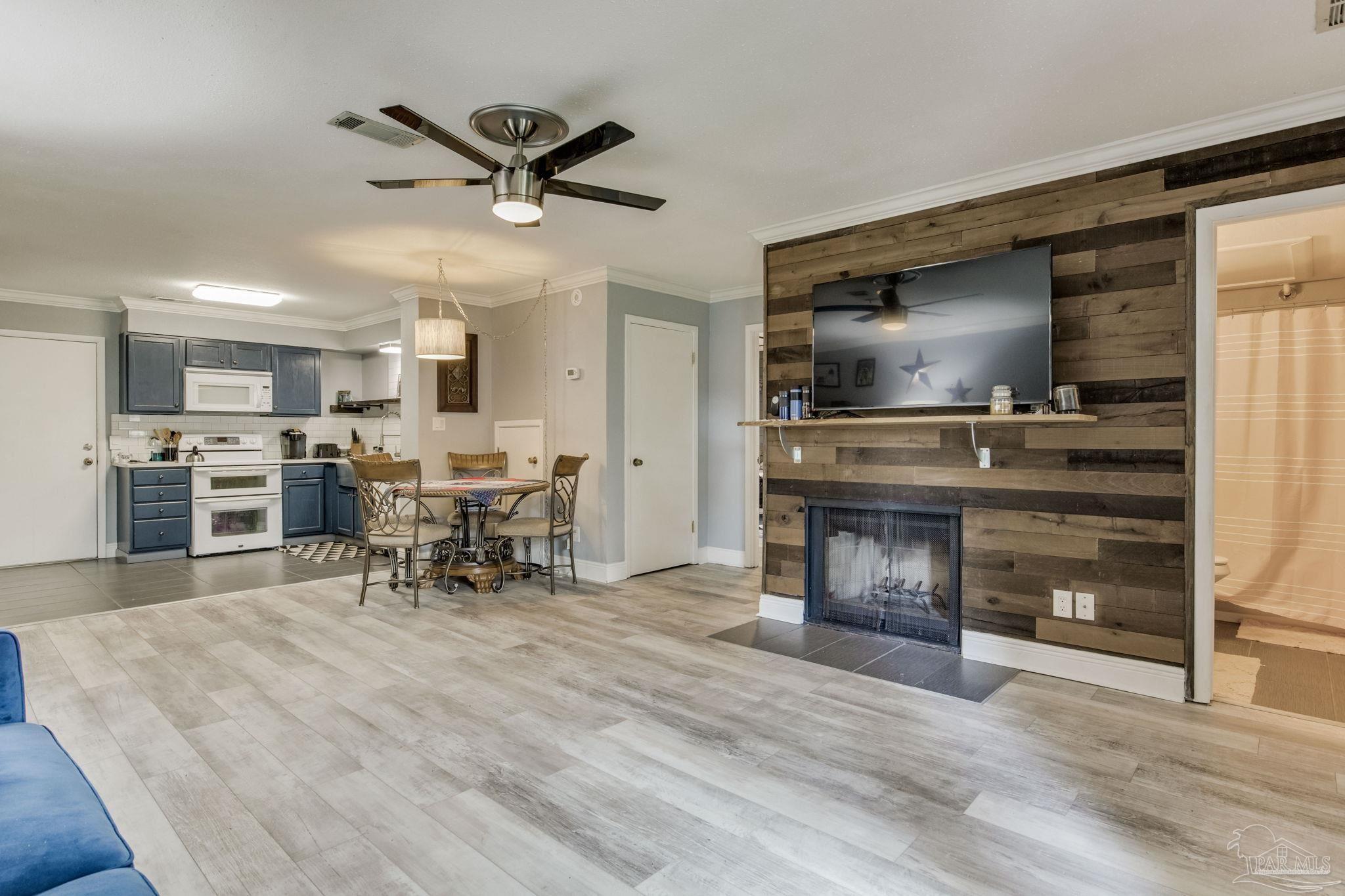 7150 Plantation Rd # 214