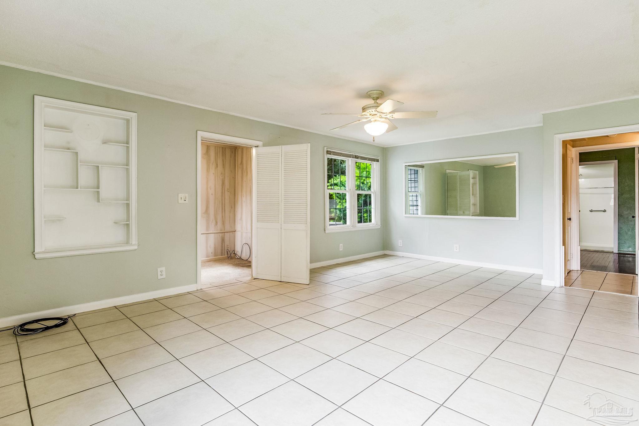 203 SE Gilliland Rd