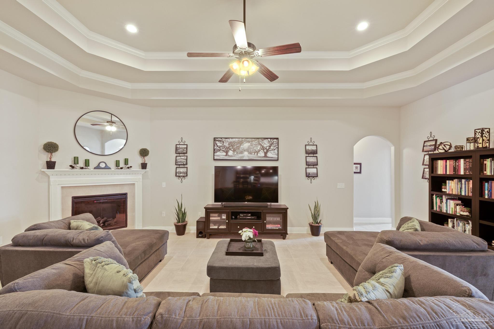 5927 Mountain Crest Ave