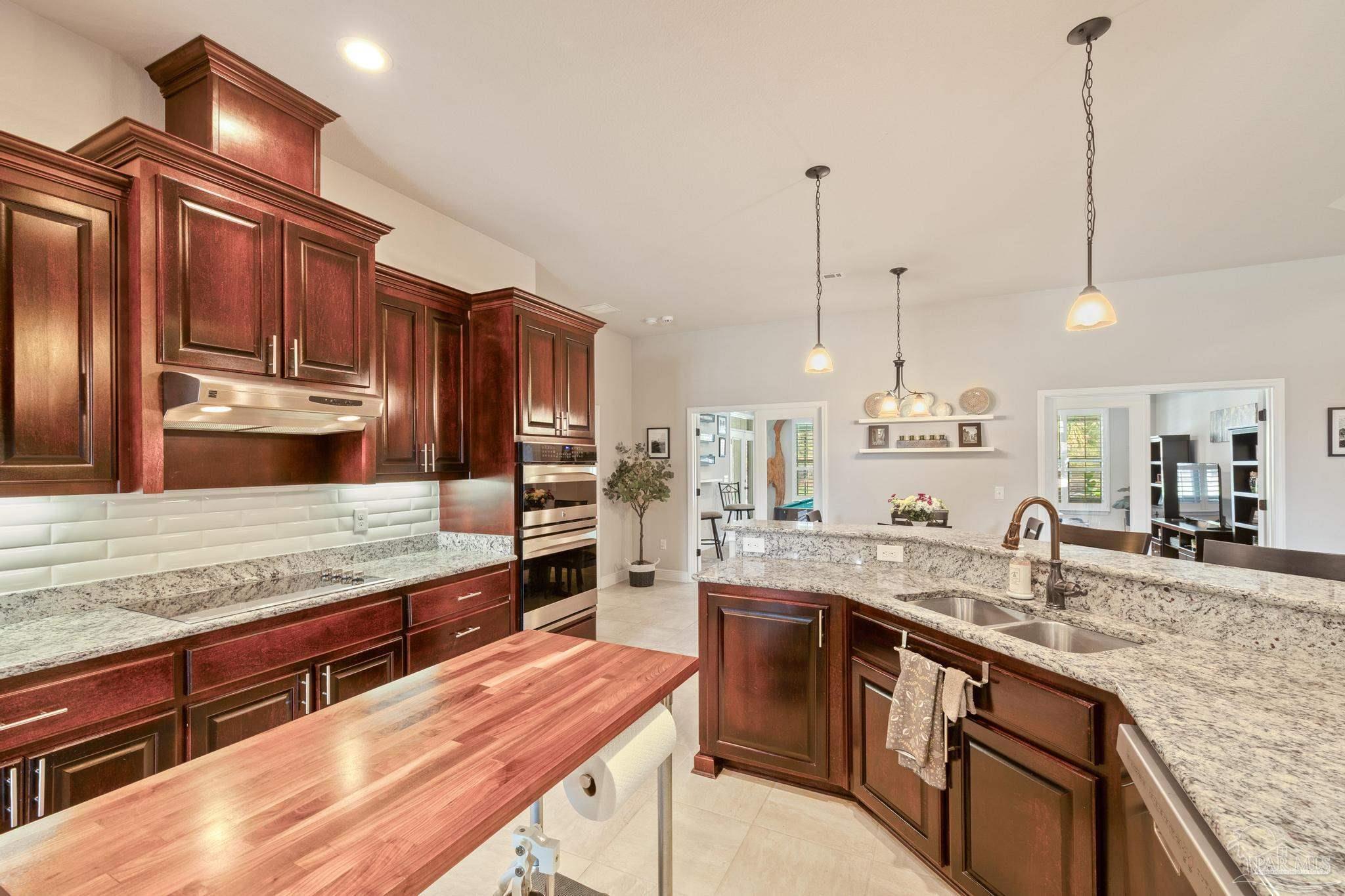 5927 Mountain Crest Ave